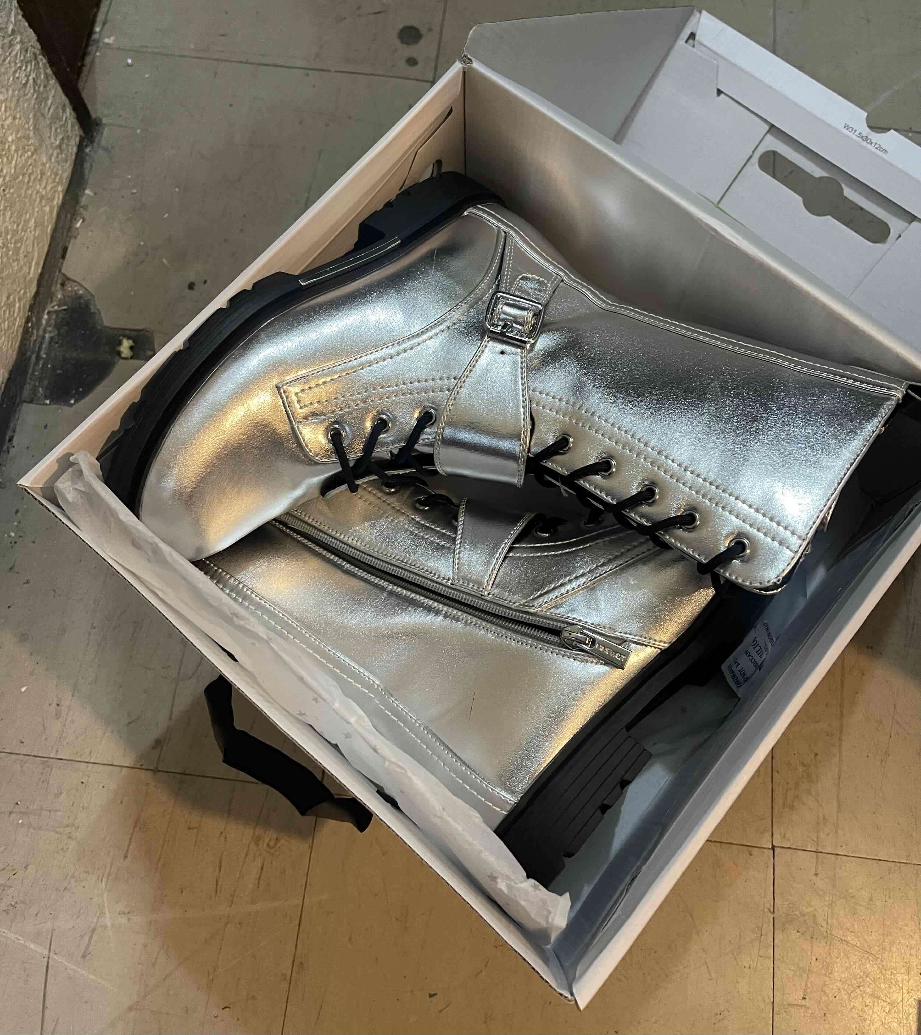 Botas plateadas bajas - miniatura 2