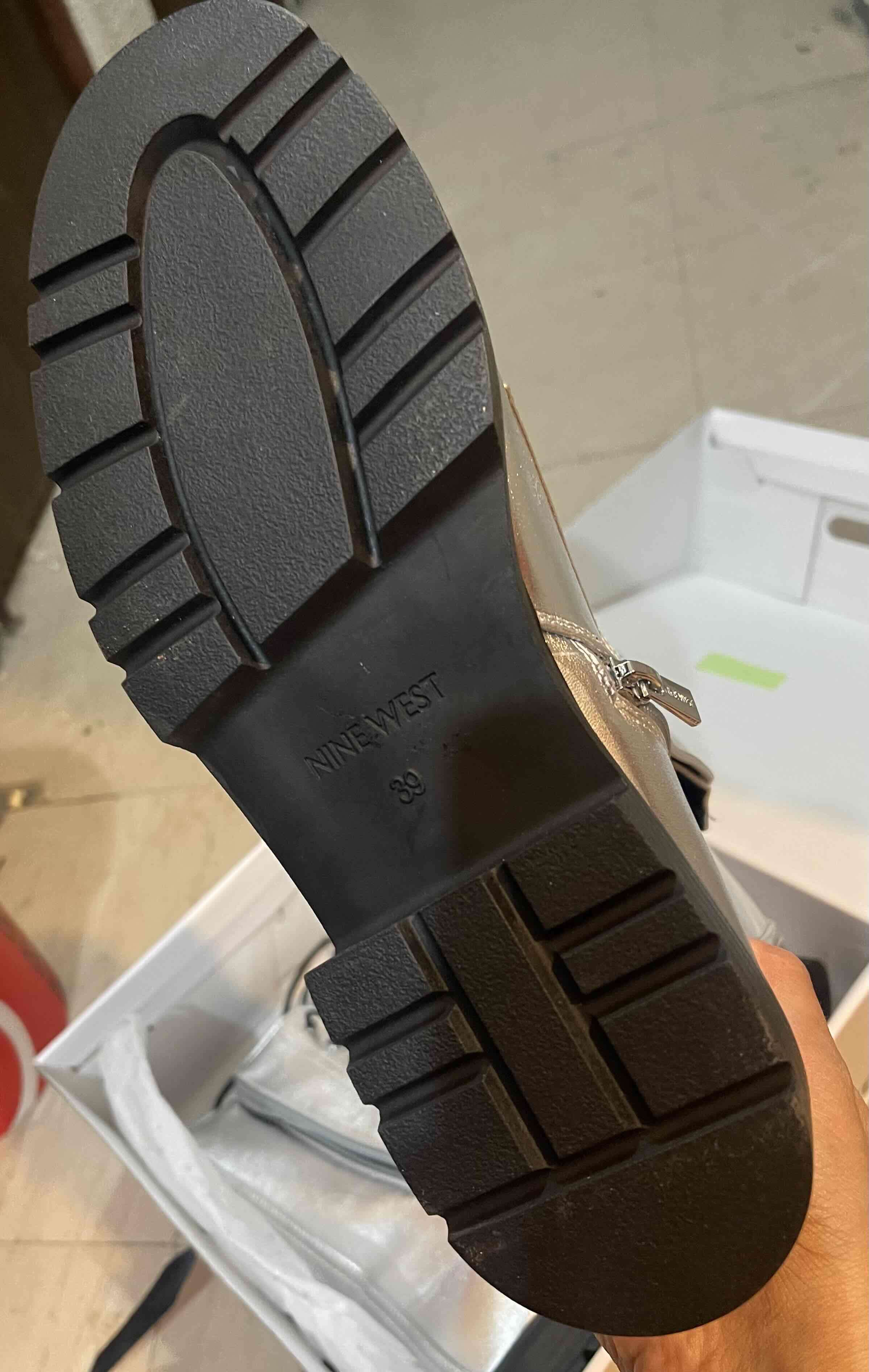 Botas plateadas bajas - miniatura 3