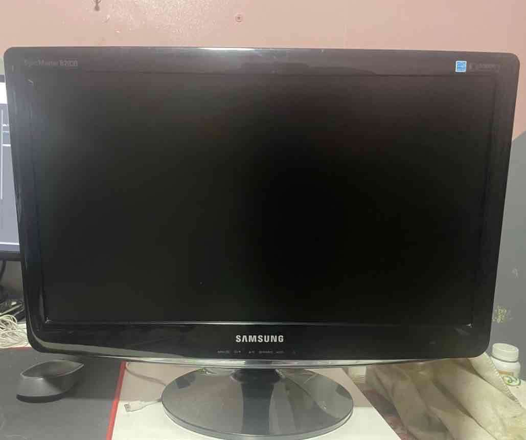 Monitor Samsung negro 19 pulgadas - miniatura 2