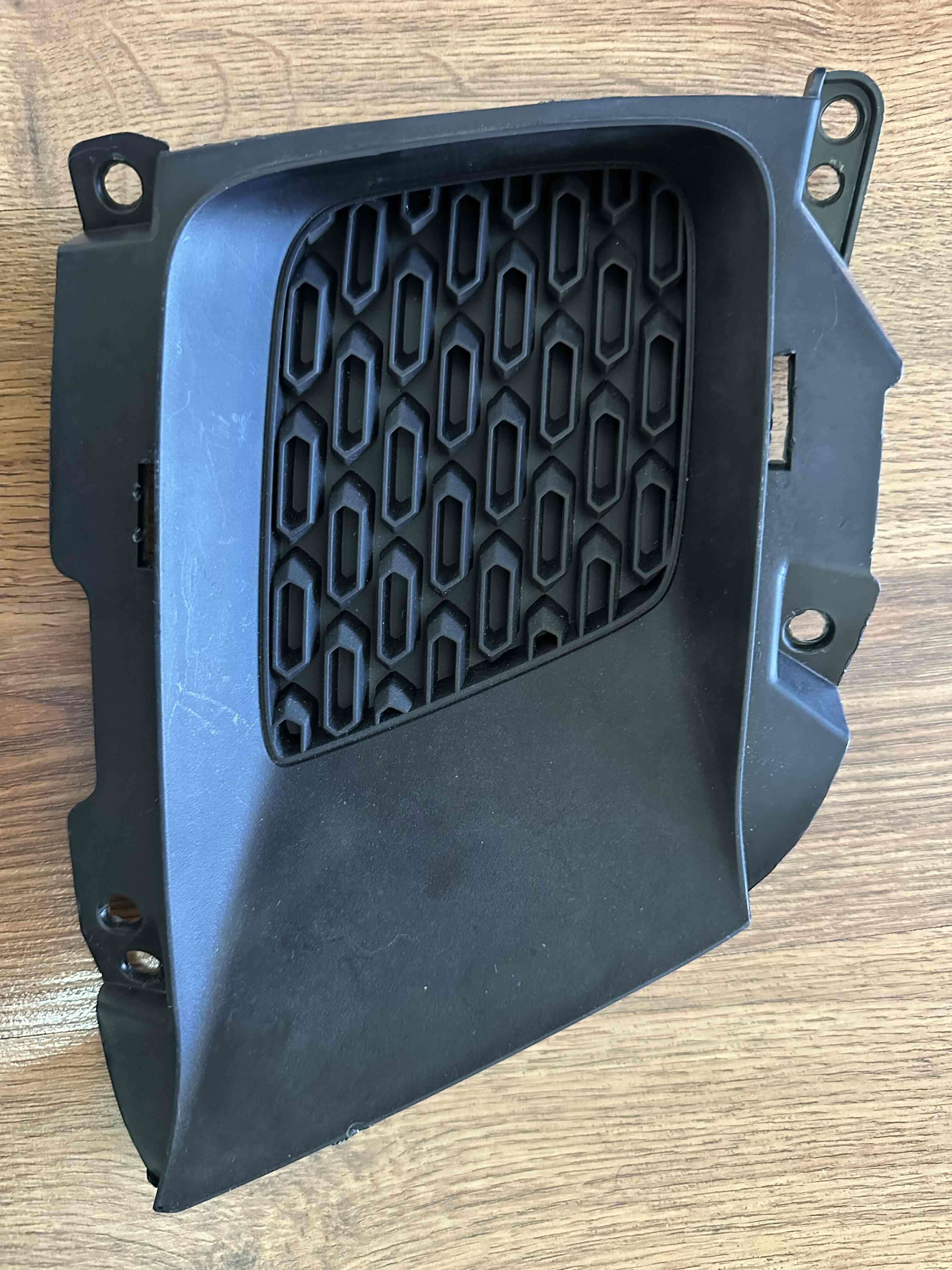 Bisel de neblinero izquierdo Chery Tiggo 2