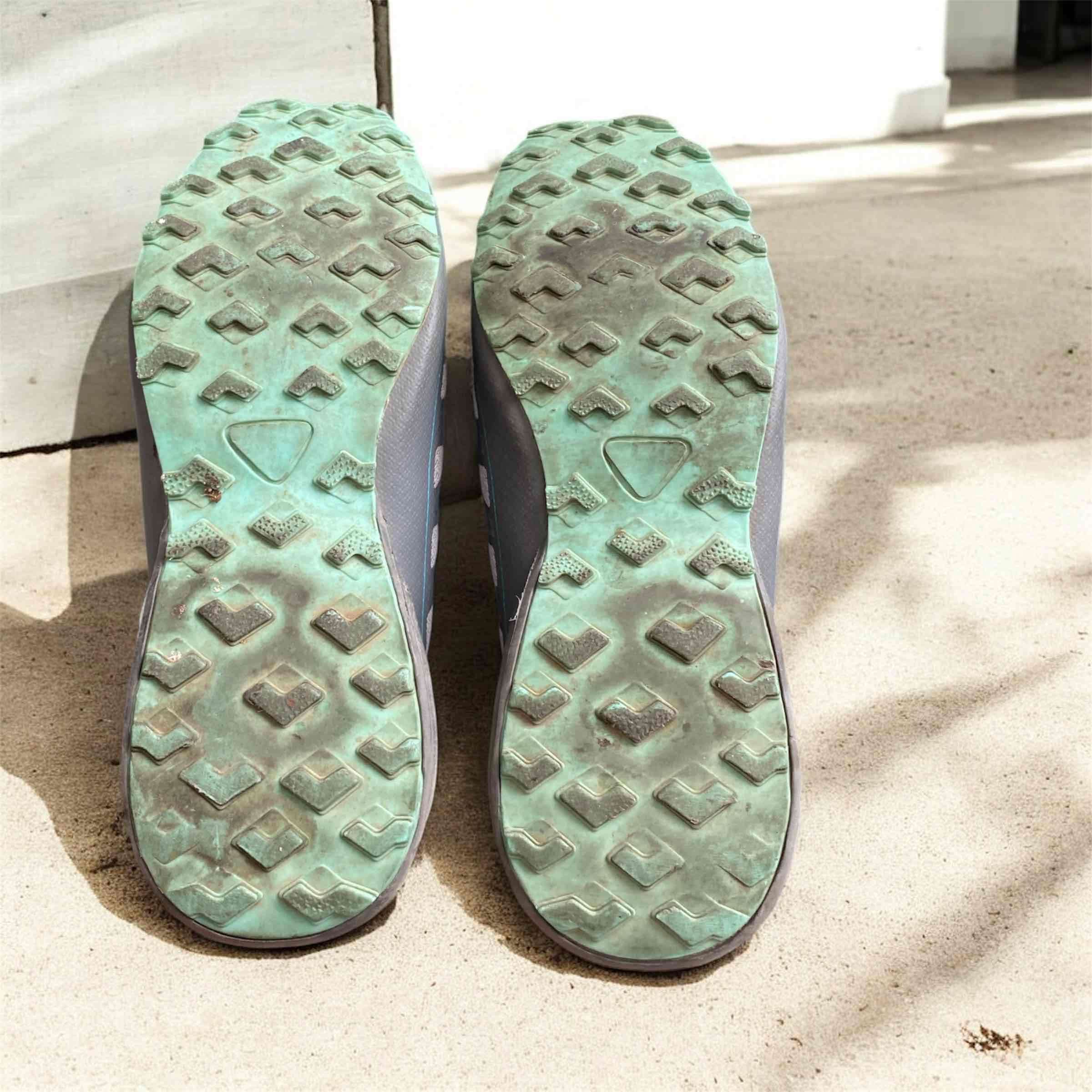 Zapatillas deportivas gris y celeste - miniatura 3