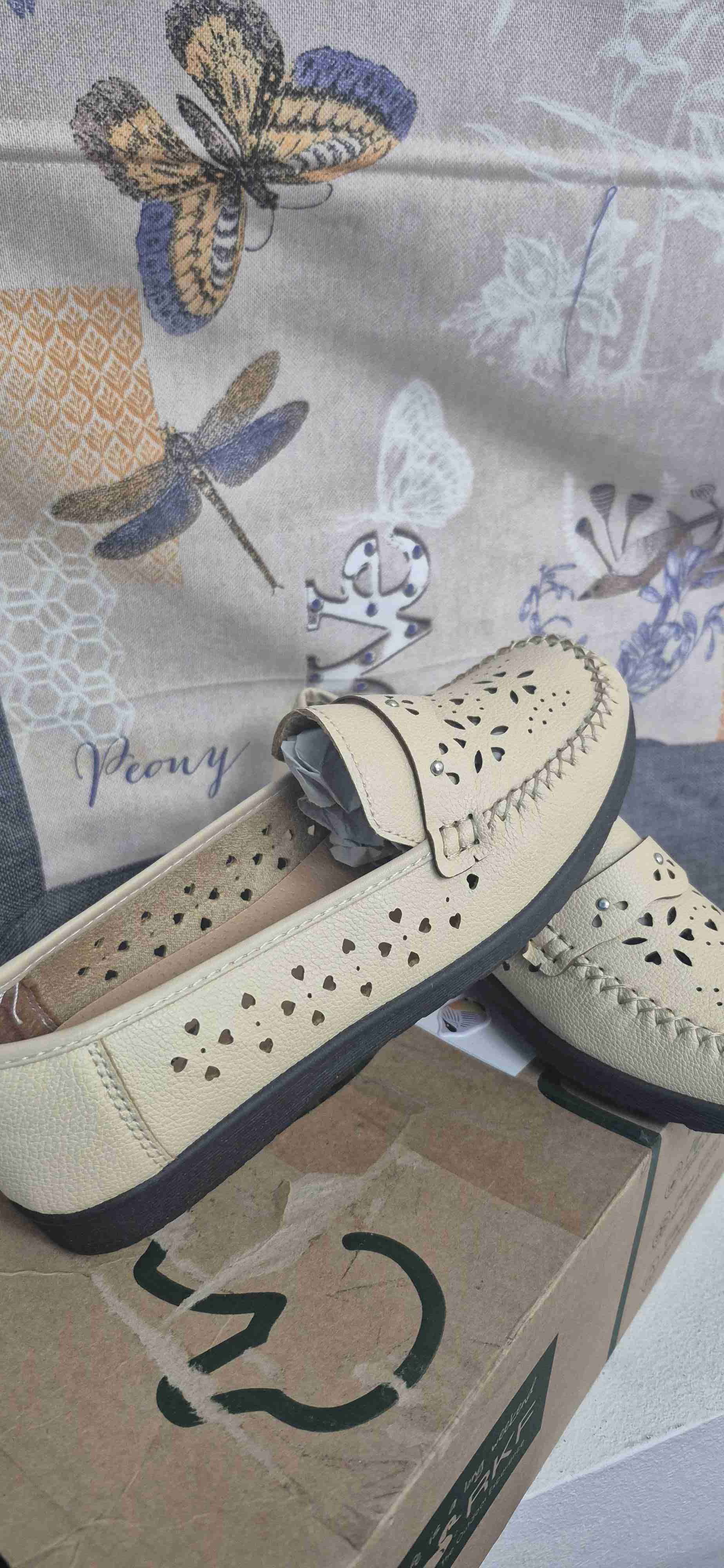Mocasines beige perforados - miniatura 3