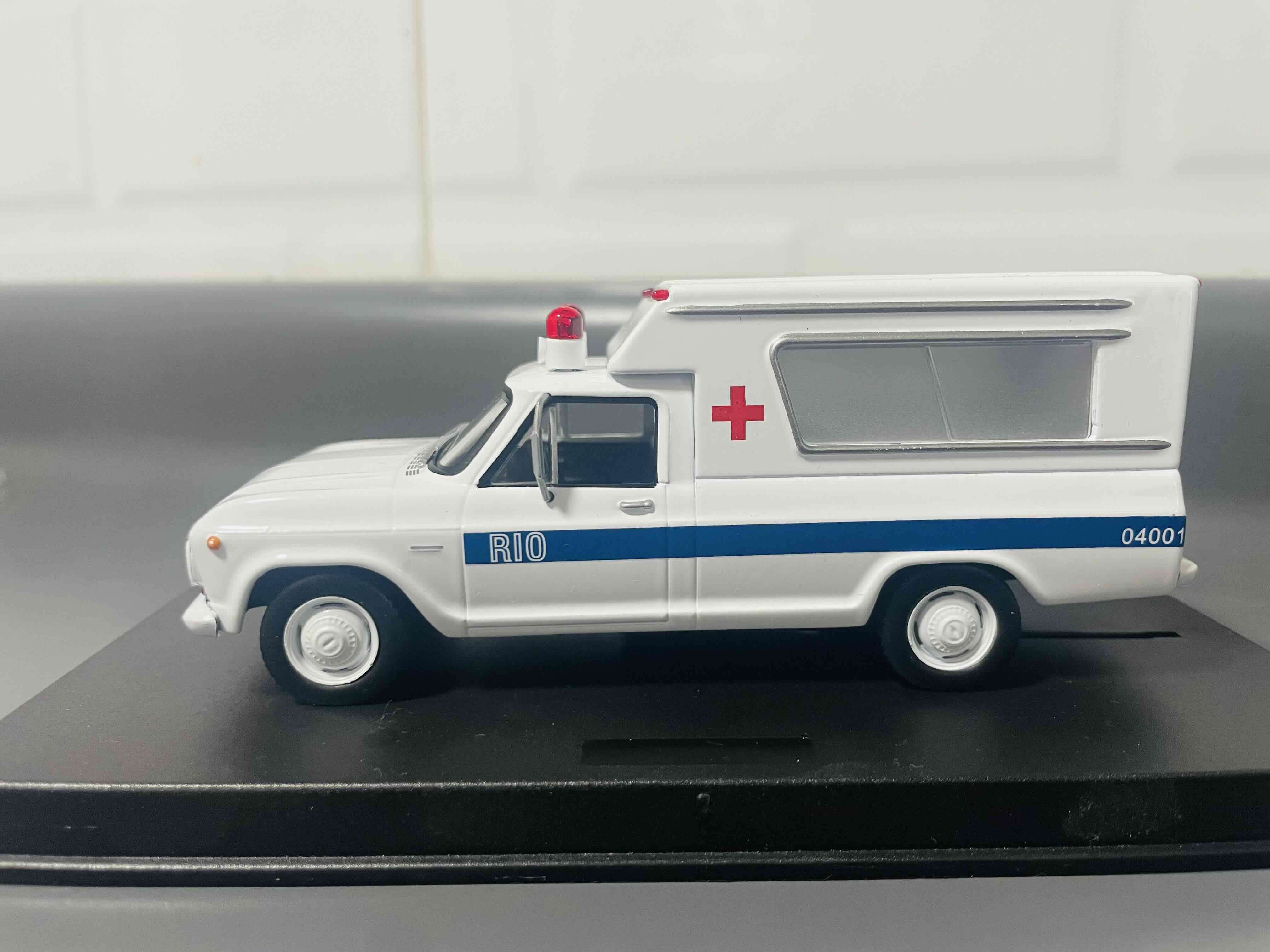 Modelo Chevrolet C10 Ambulancia - 3