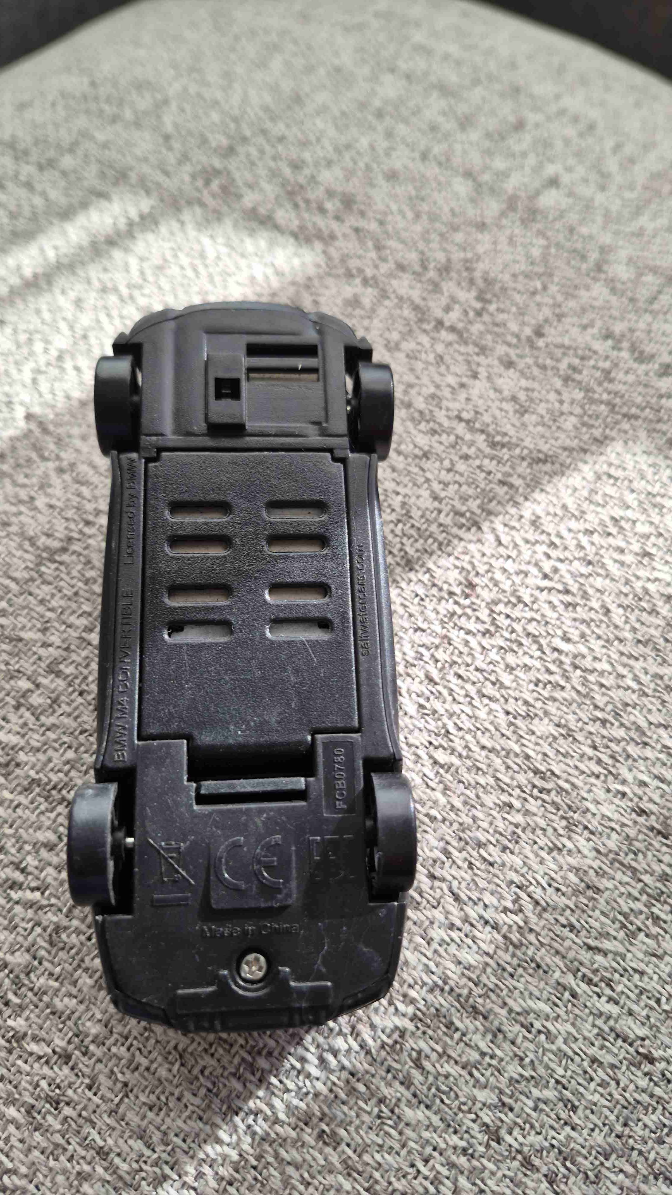 Auto a escala convertible negro - miniatura 3