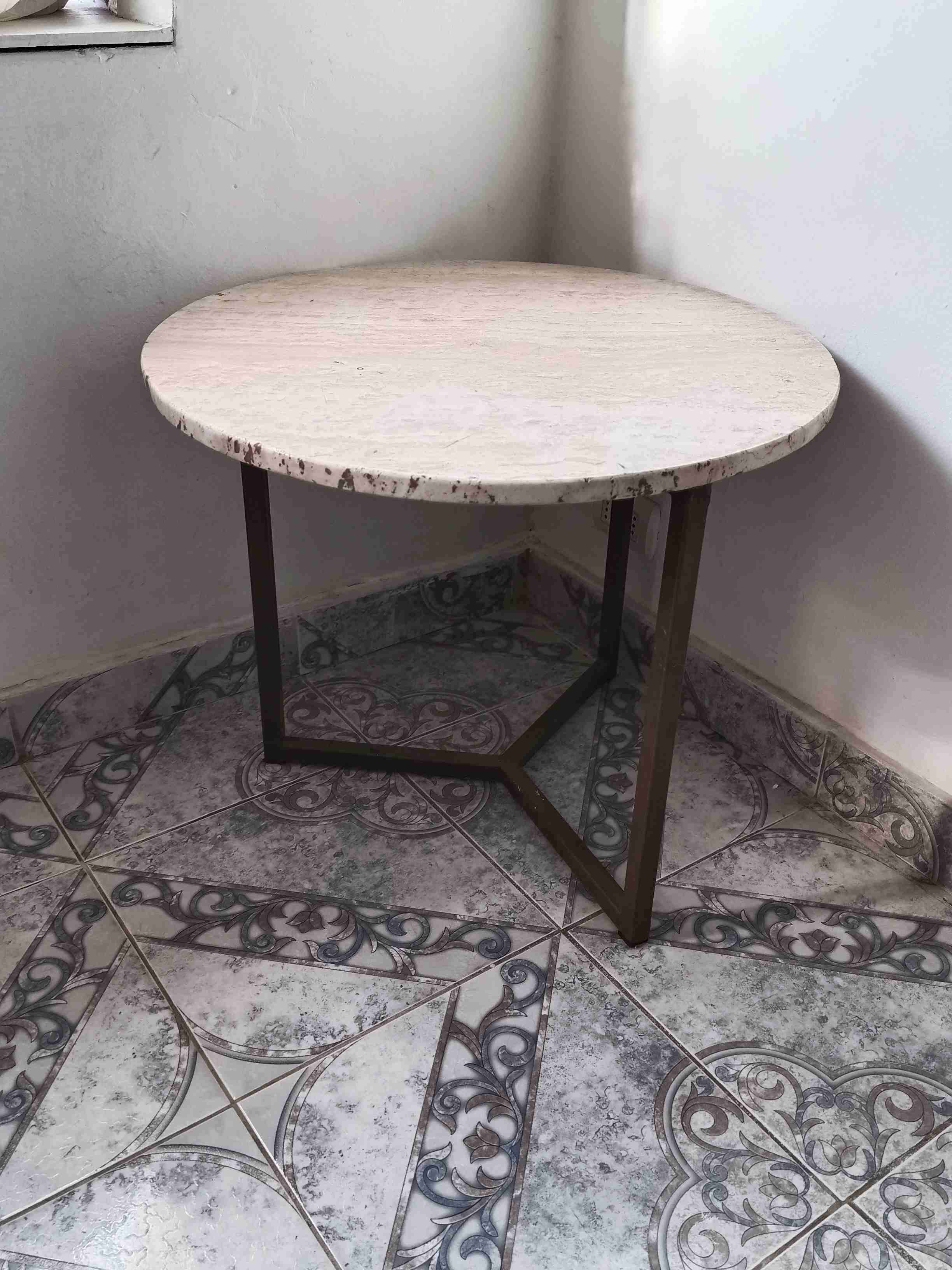 Mesa redonda de mármol - 2