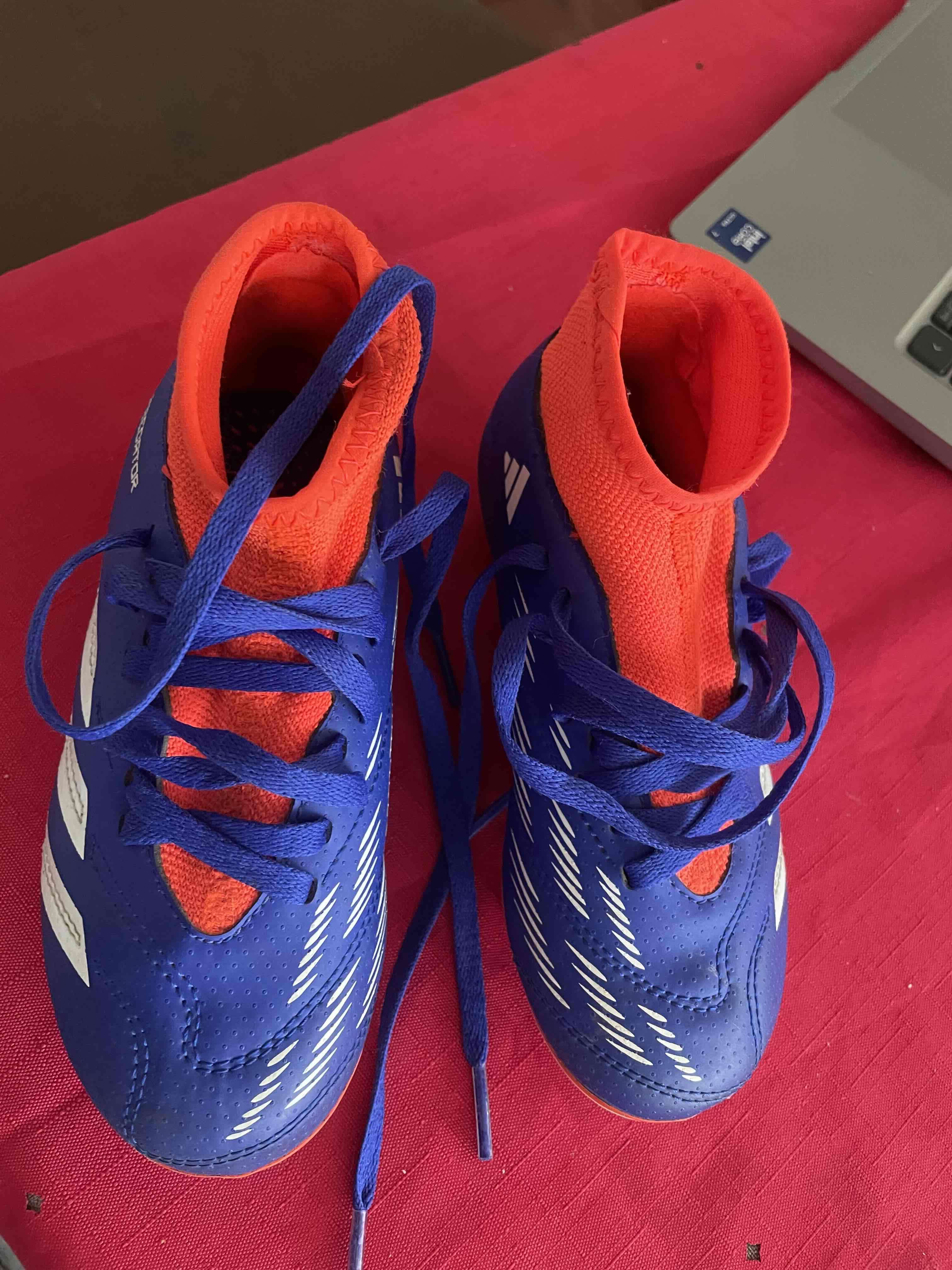 Botines de fútbol azul y naranjo - miniatura 2