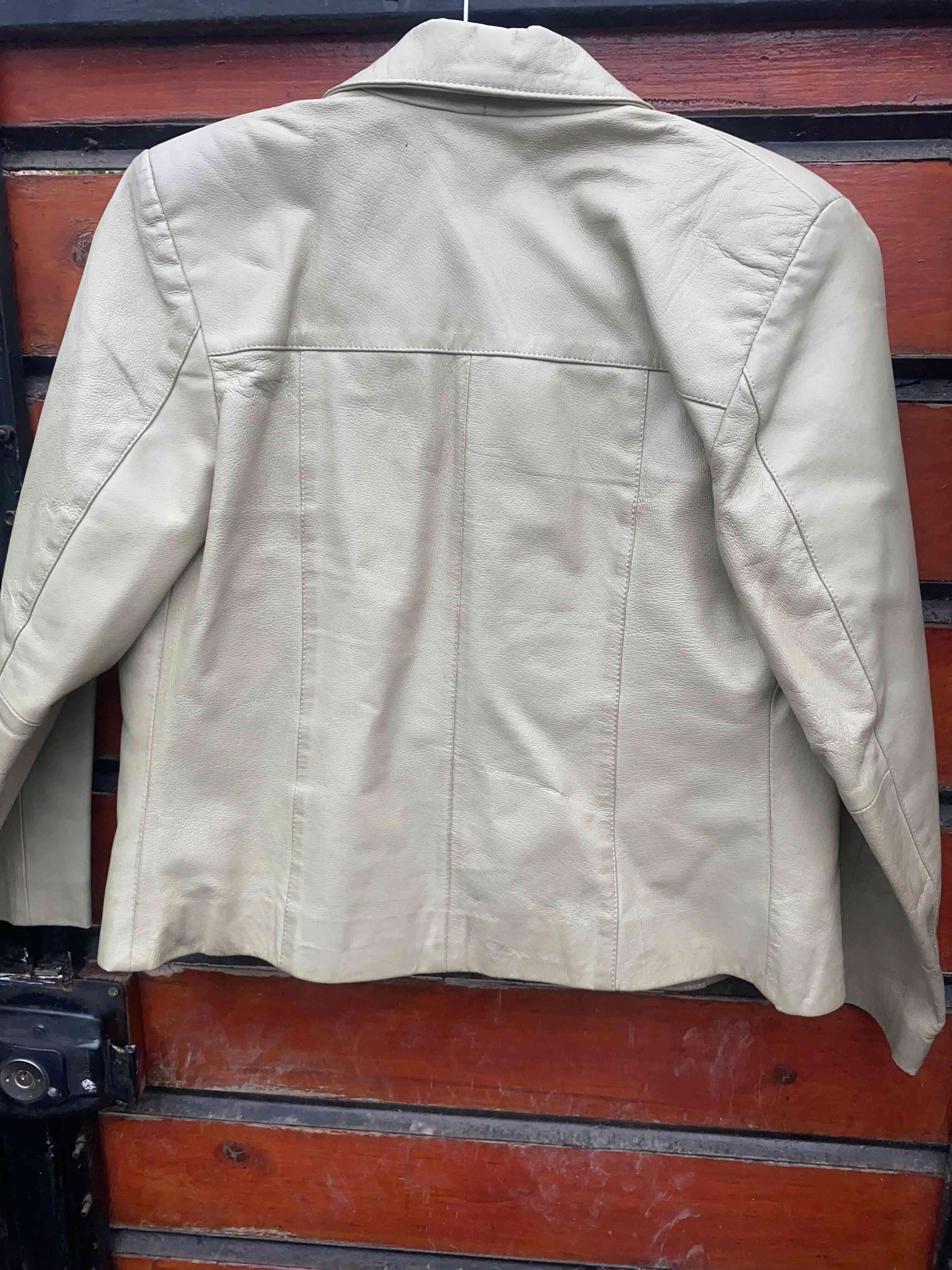 Chaqueta beige de cuero - miniatura 2