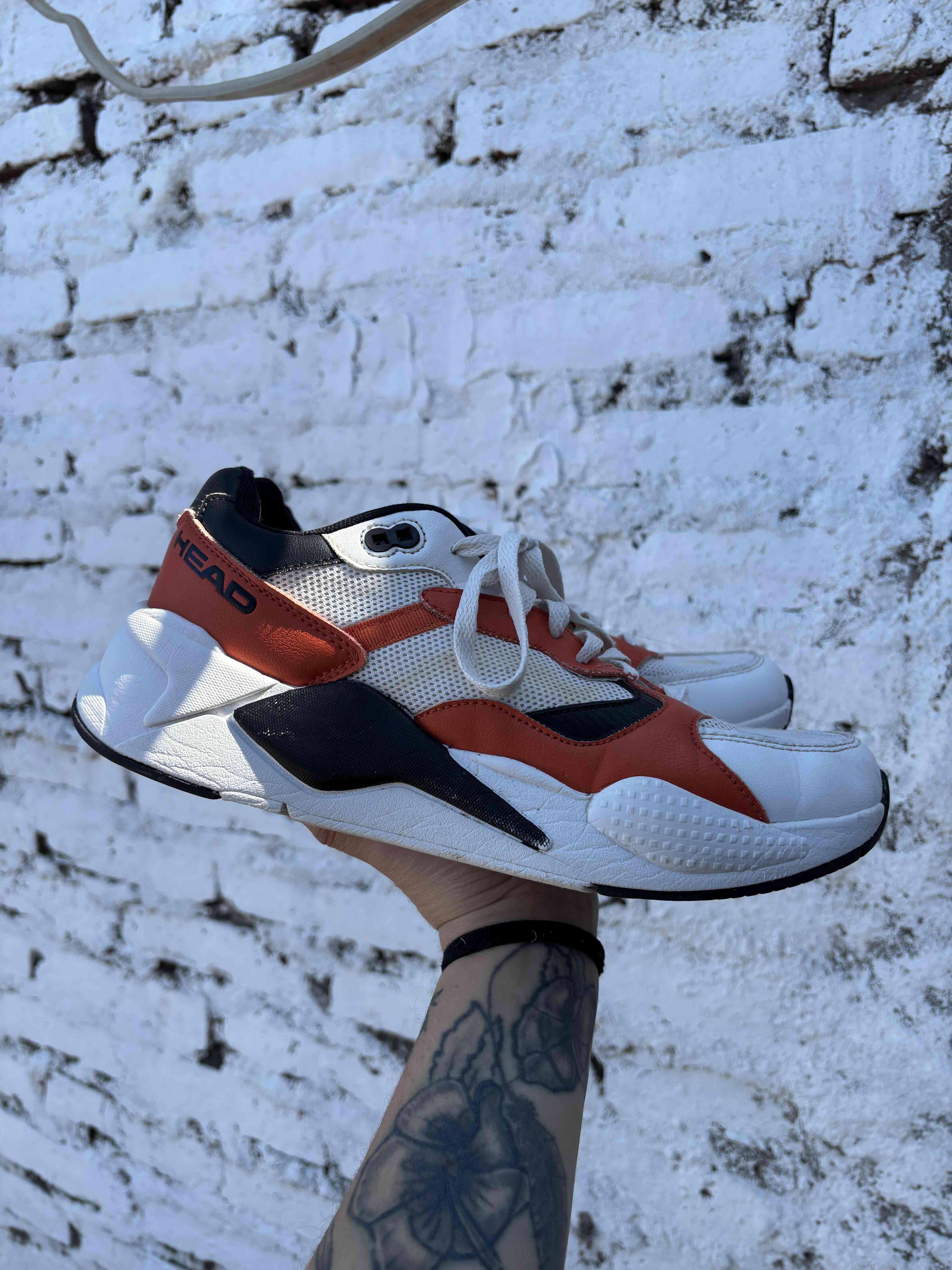 Zapatillas deportivas blancas y naranja - miniatura 3