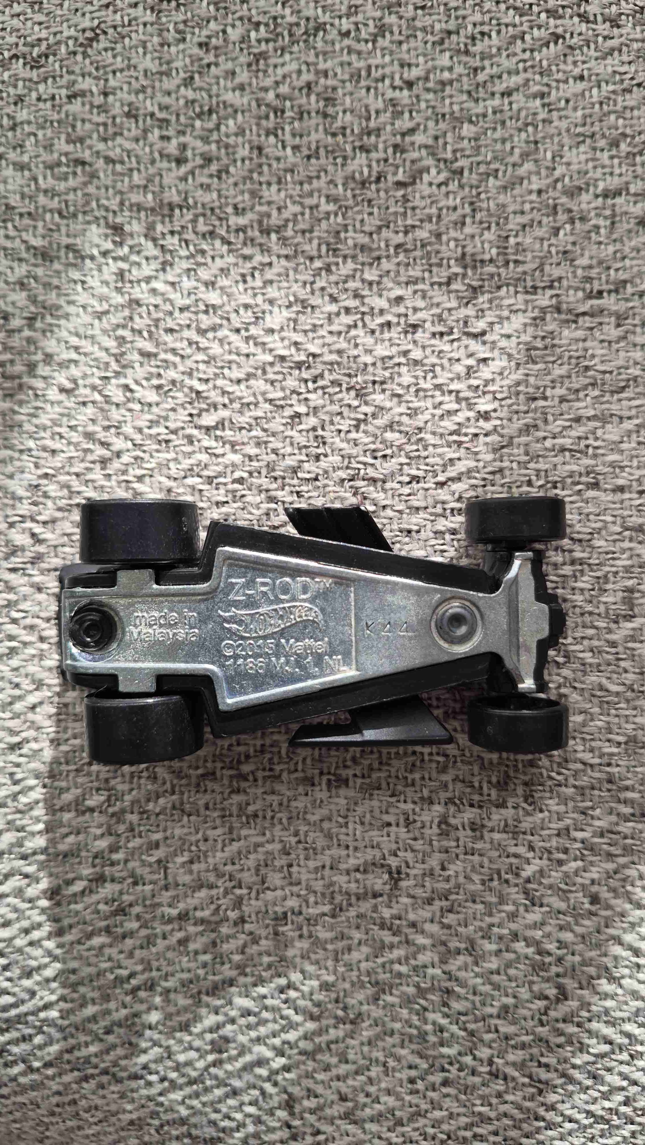 Auto de juguete pequeño - miniatura 2