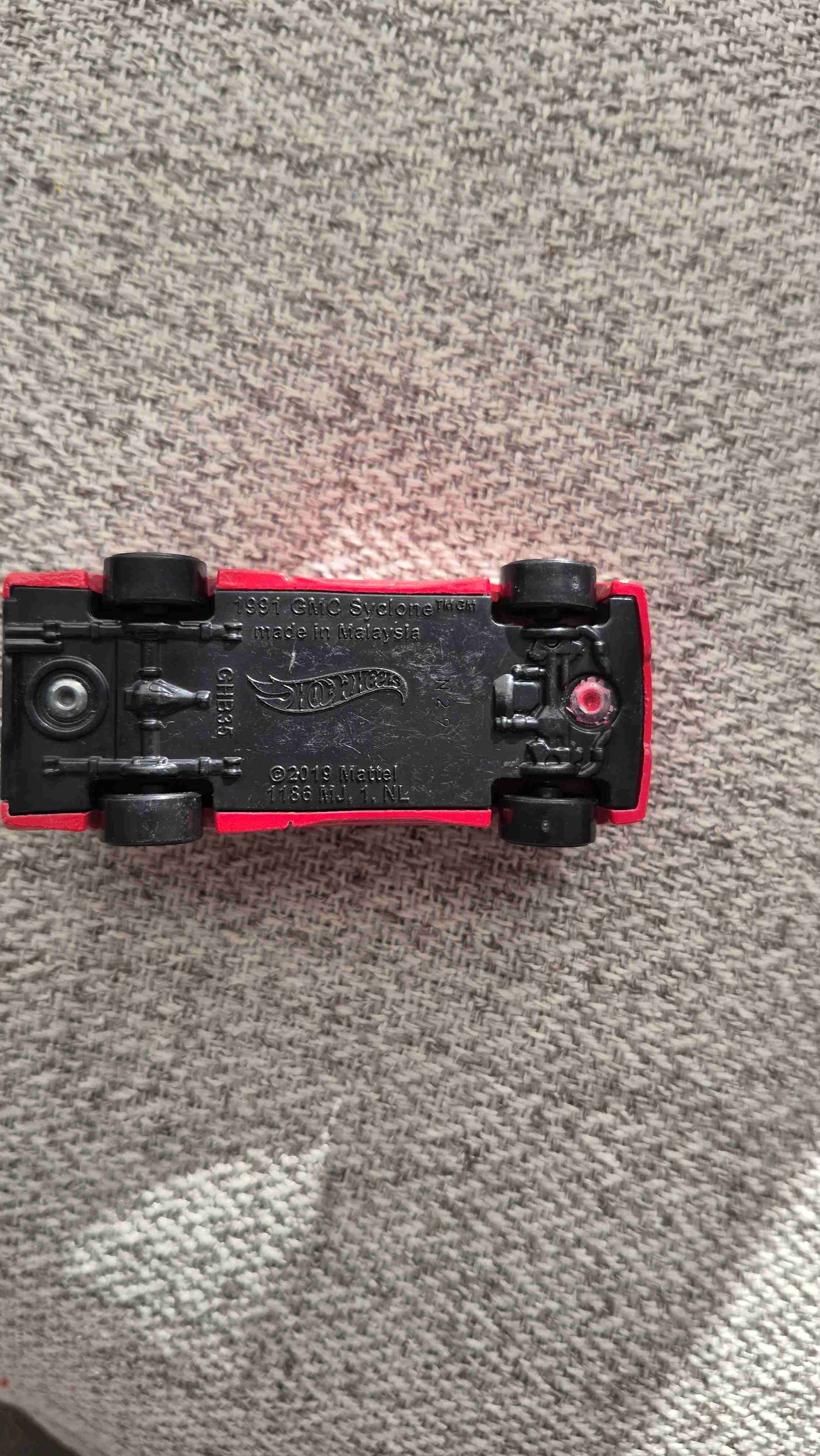 Camioneta de juguete roja - miniatura 2