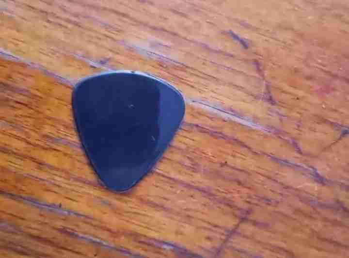 Guitarra clásica acústica - miniatura 3