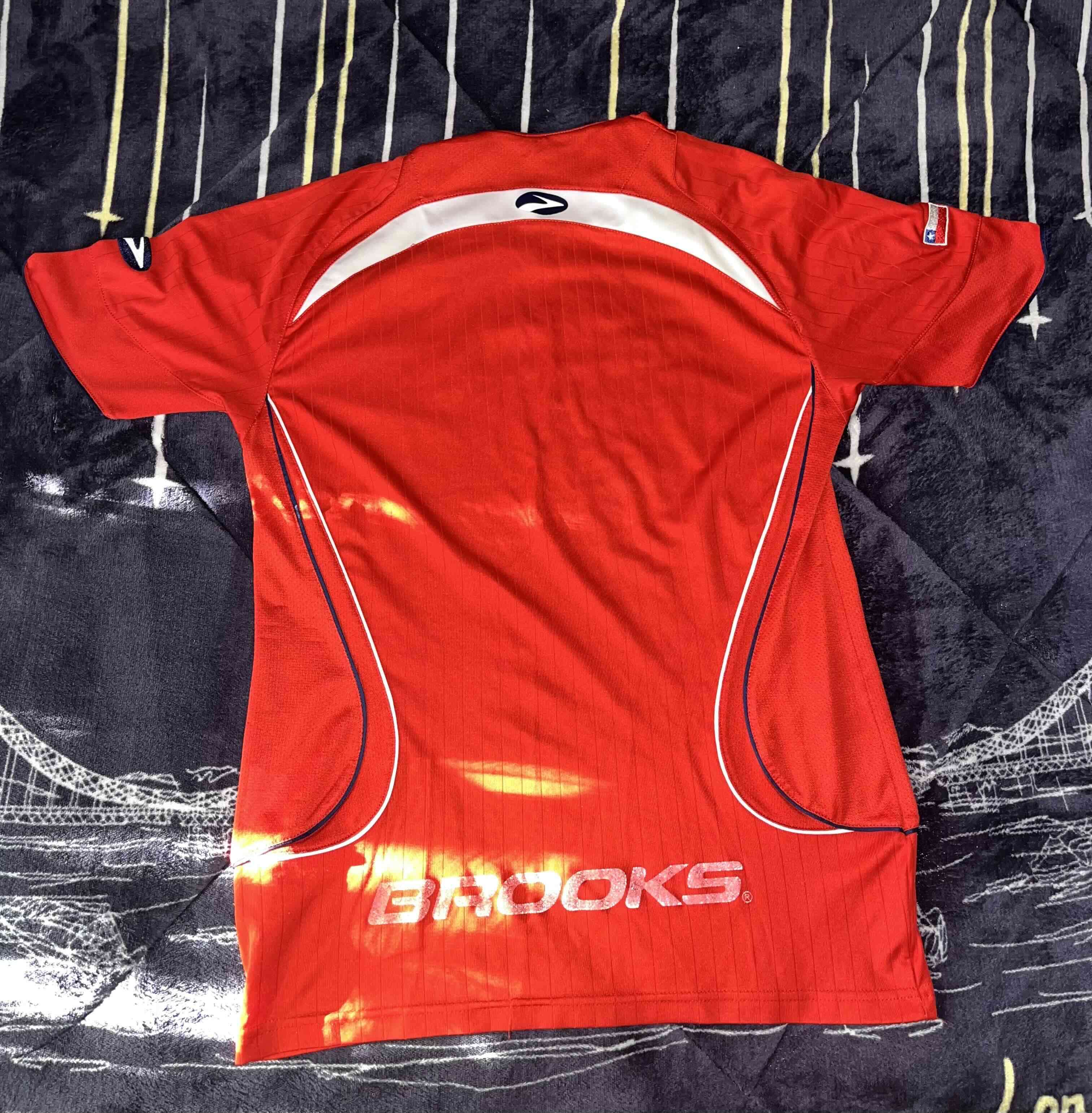 Polera roja selección Chile Brooks - miniatura 2