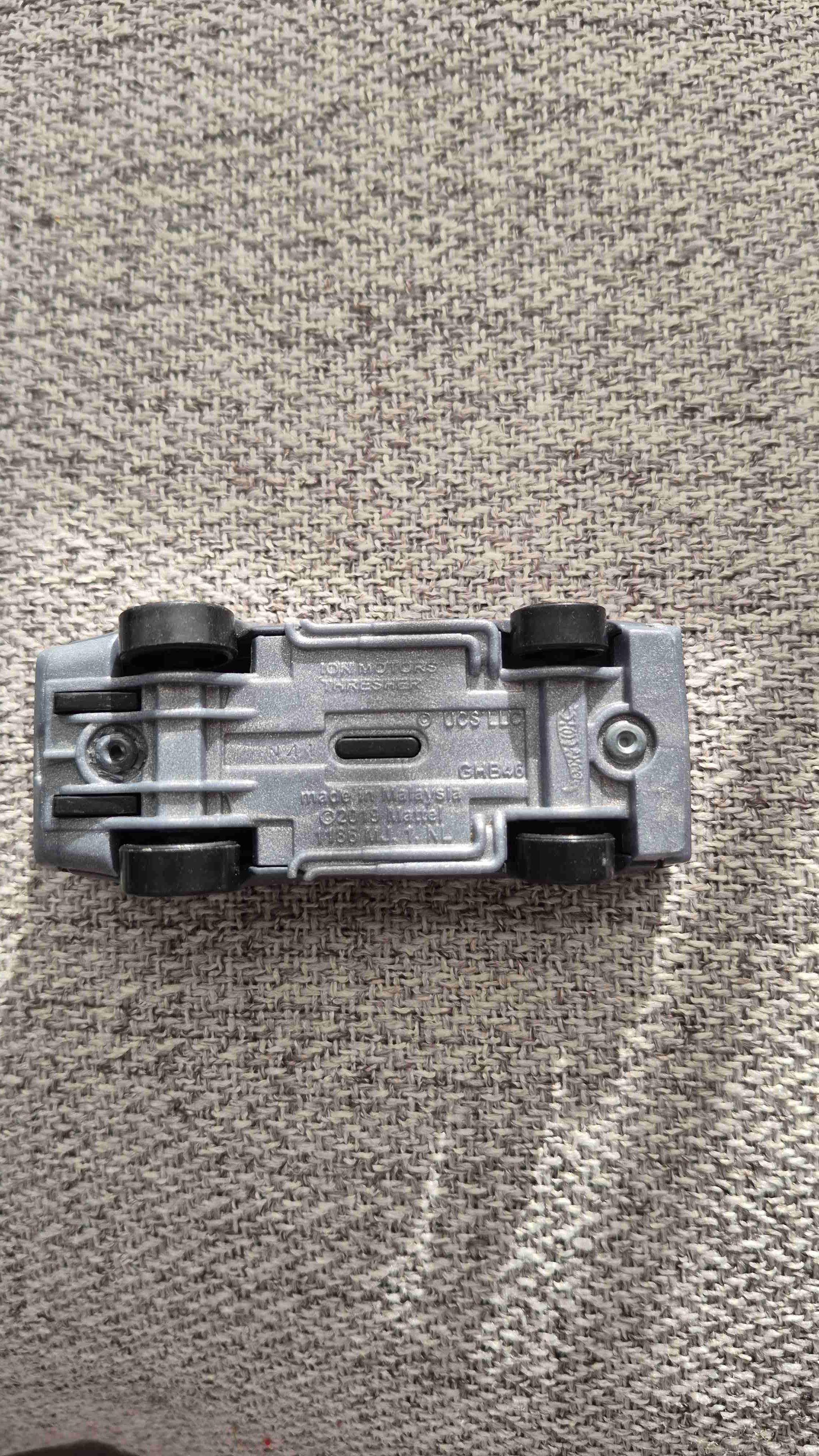 Auto de juguete metálico azul - miniatura 2