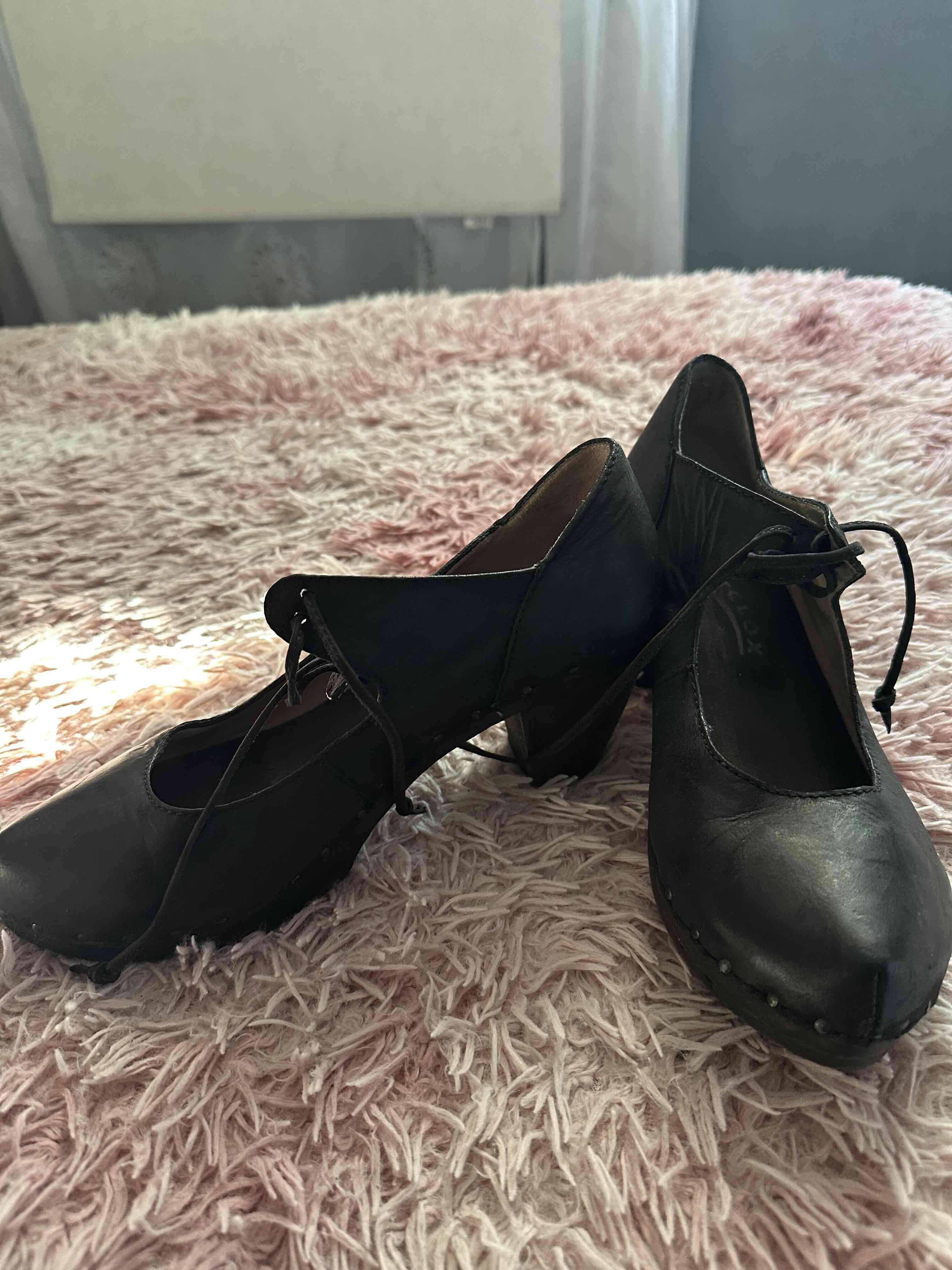 Botas, botines y zapatos - miniatura 4