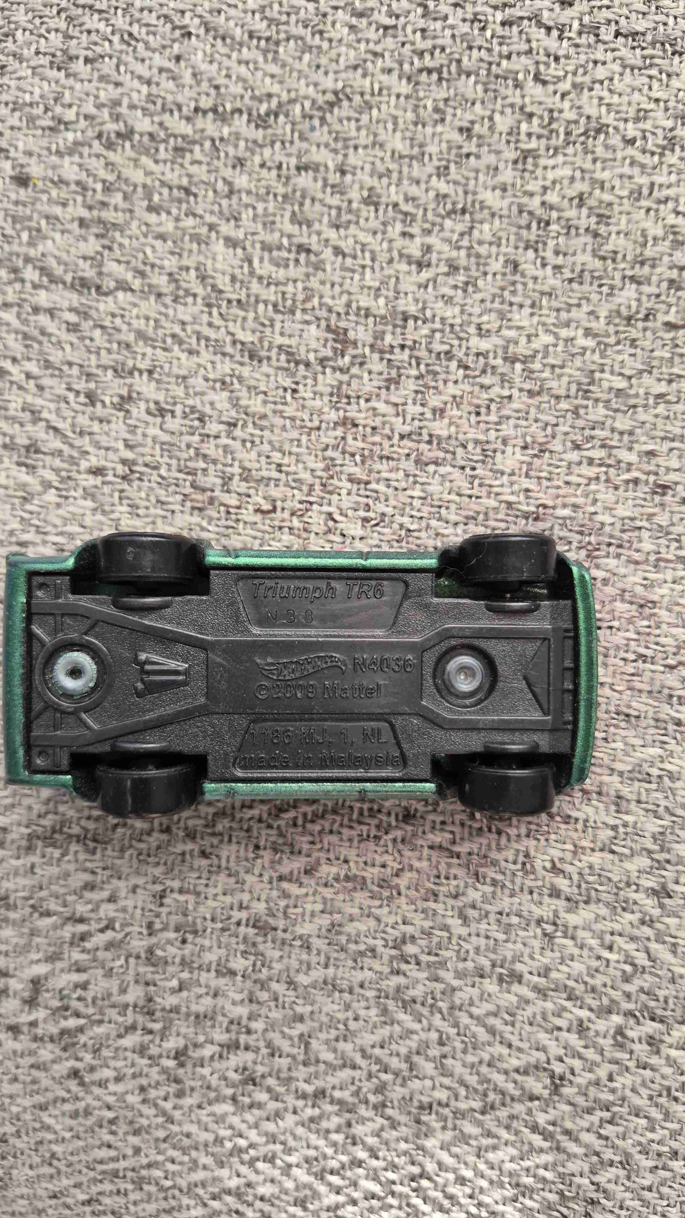 Auto de juguete clásico - miniatura 2