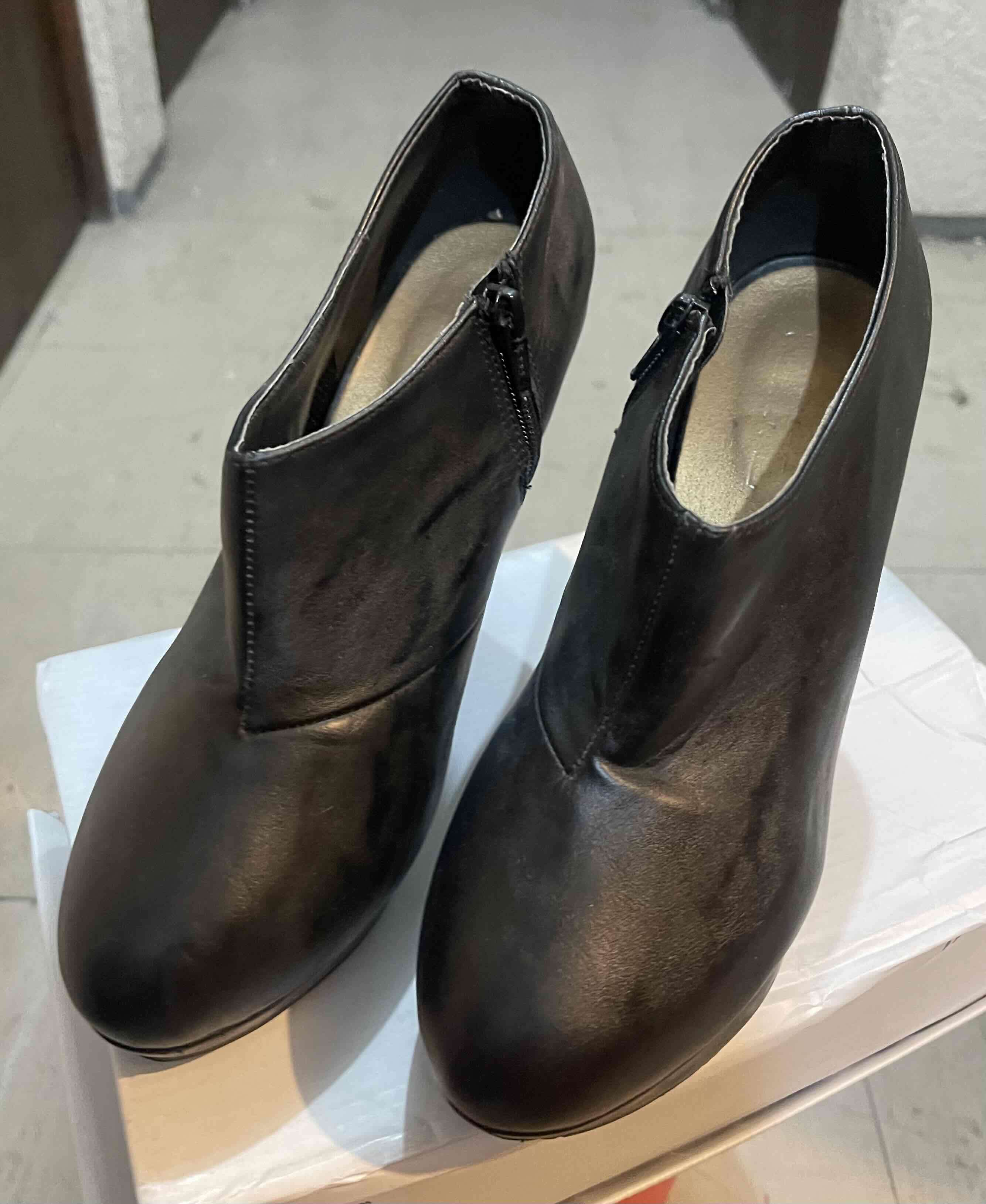 Botines negros de tacón alto - miniatura 3