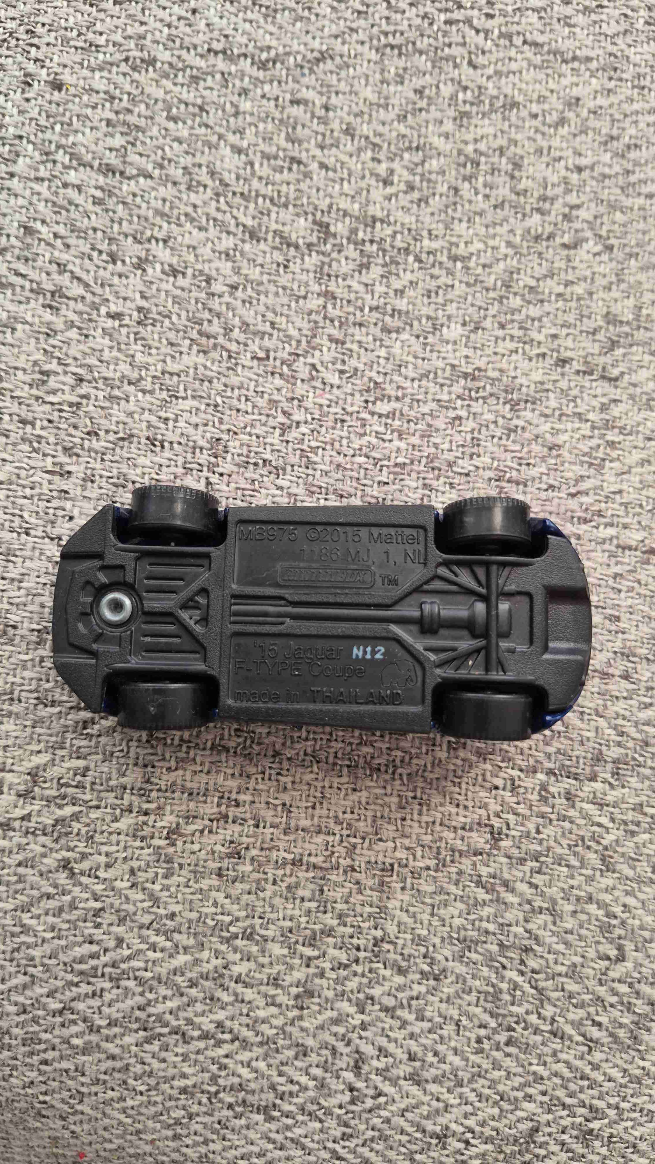 Auto de juguete azul metálico - miniatura 2