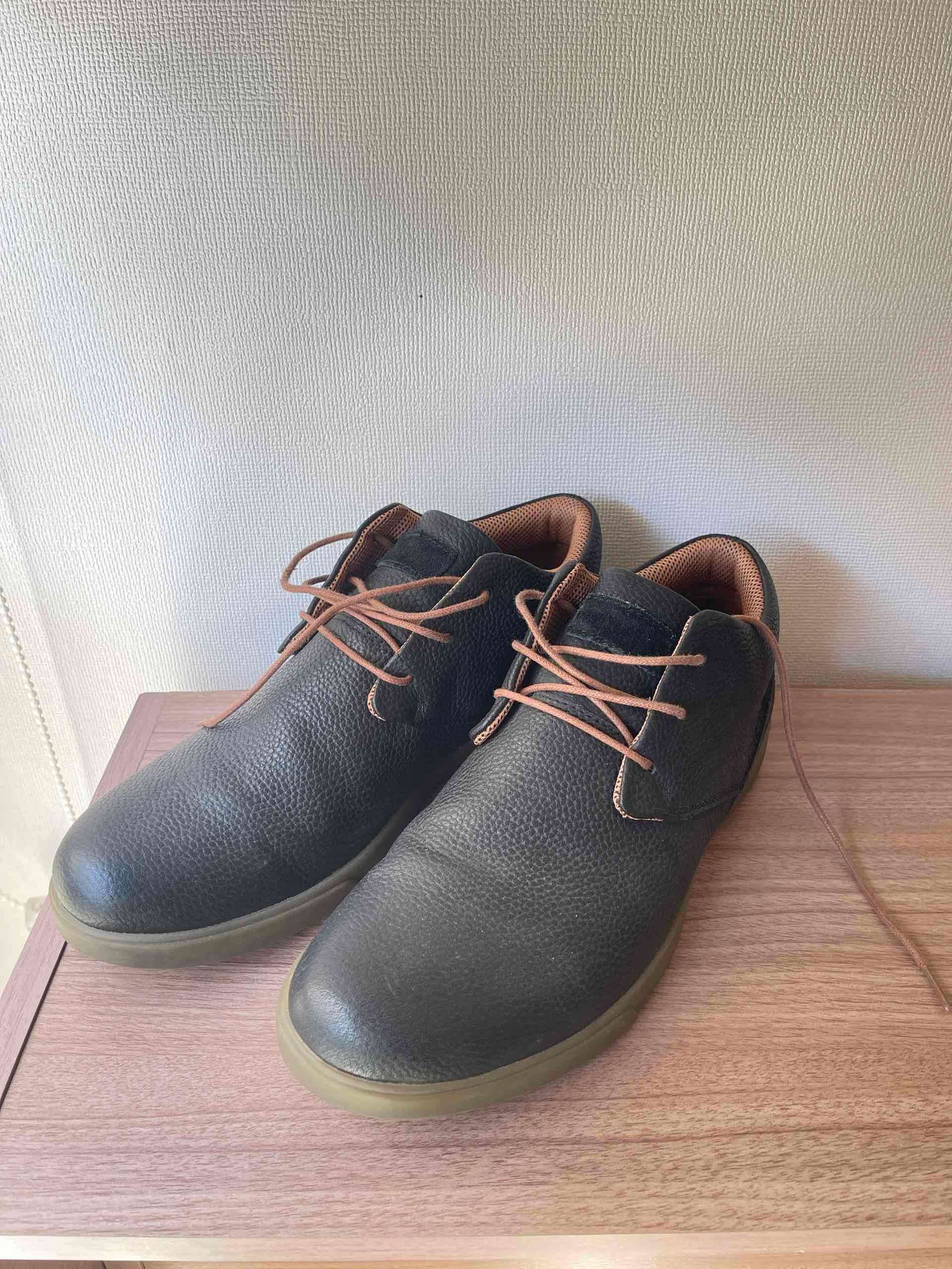 Zapatos de cuero negro