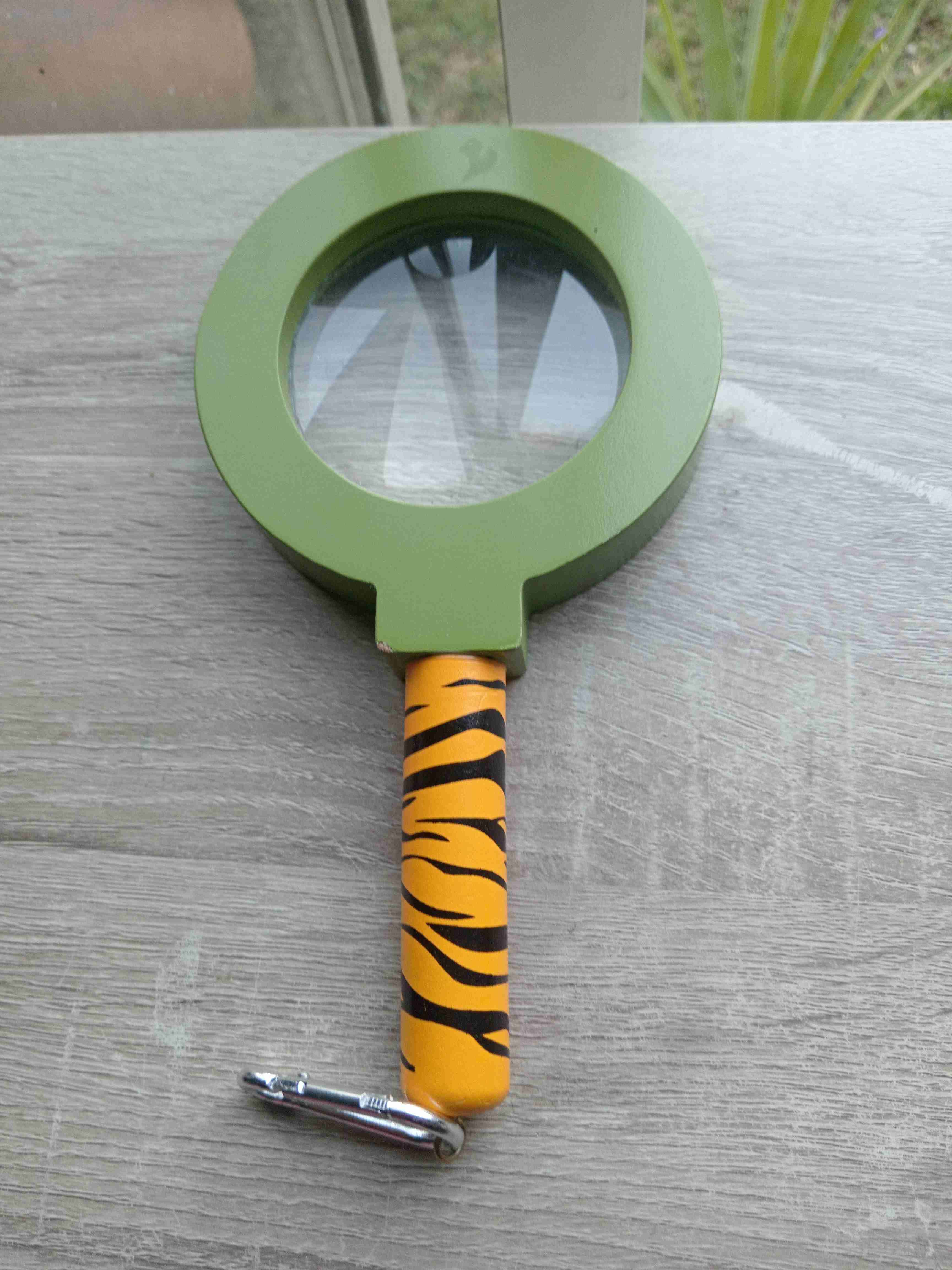 Lupa con mango estampado - miniatura 2