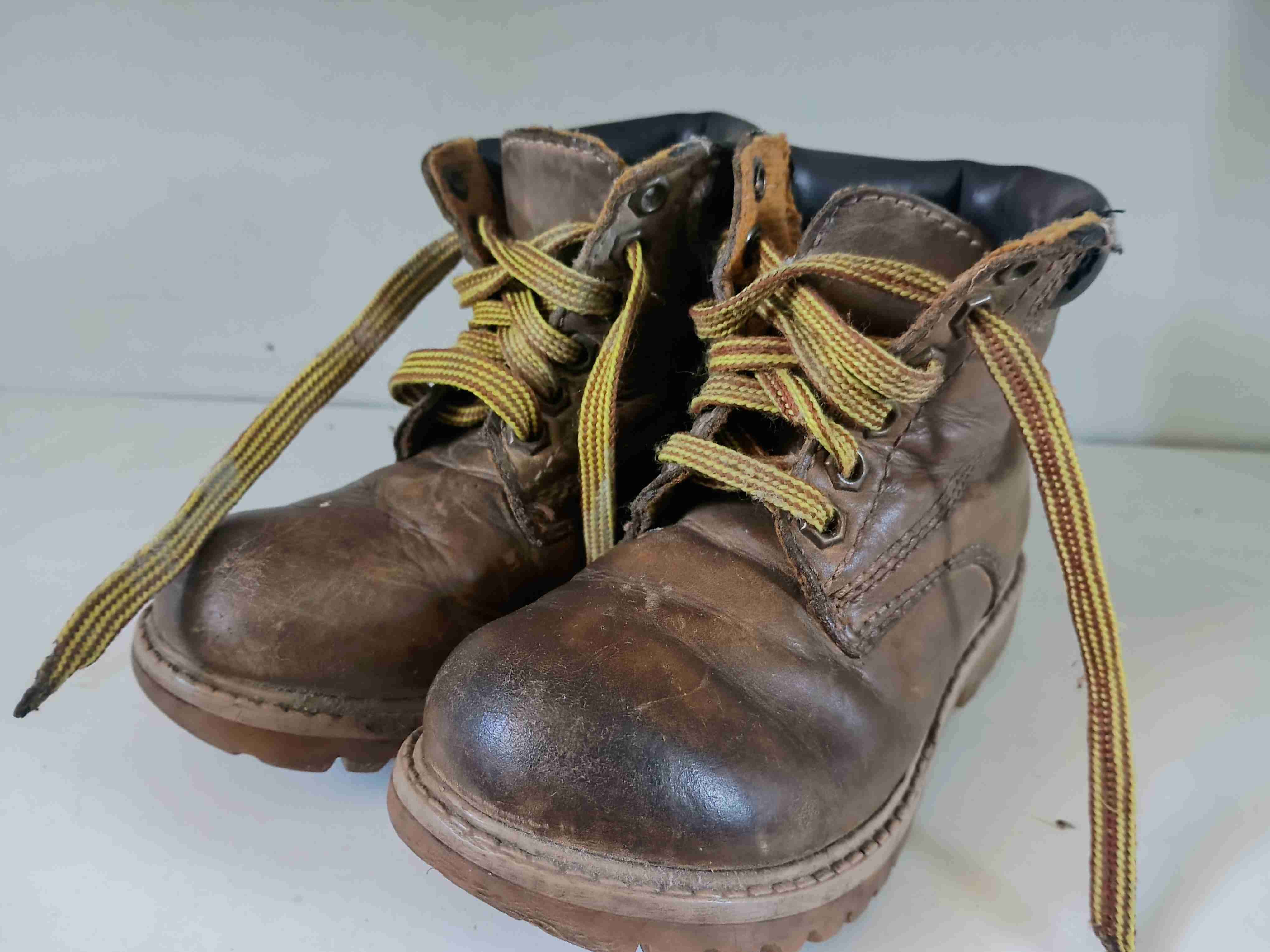 Botas de cuero marrón para niños usadas - 1