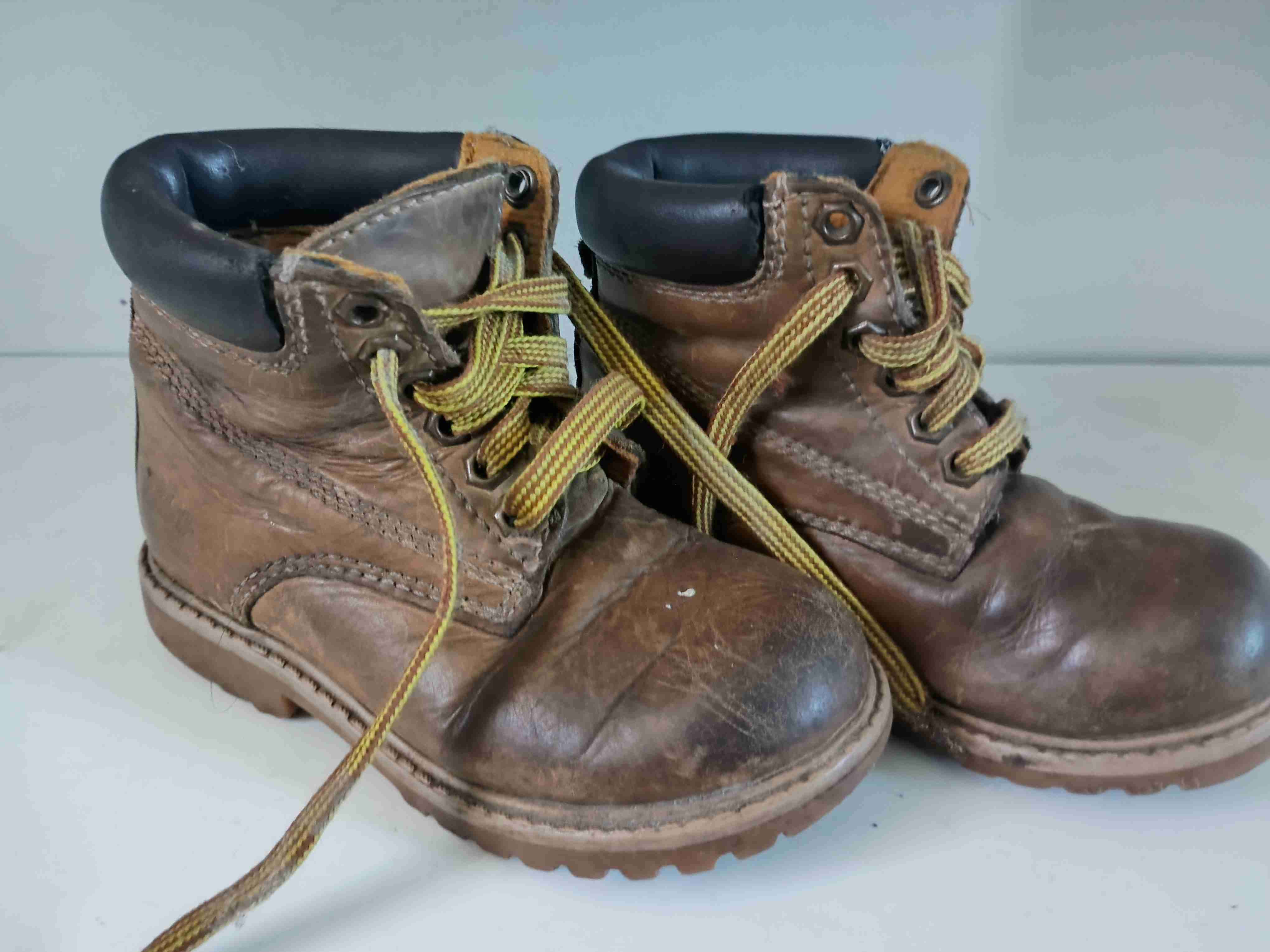 Botas de cuero marrón para niños usadas - 2