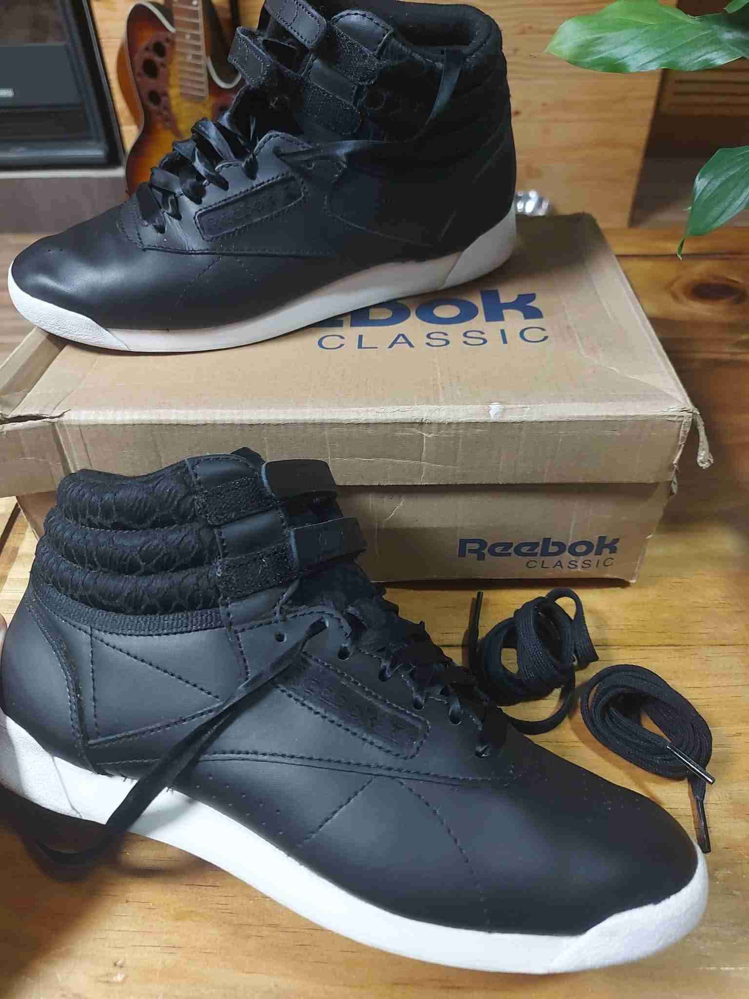 Zapatillas Reebok negras clásicas