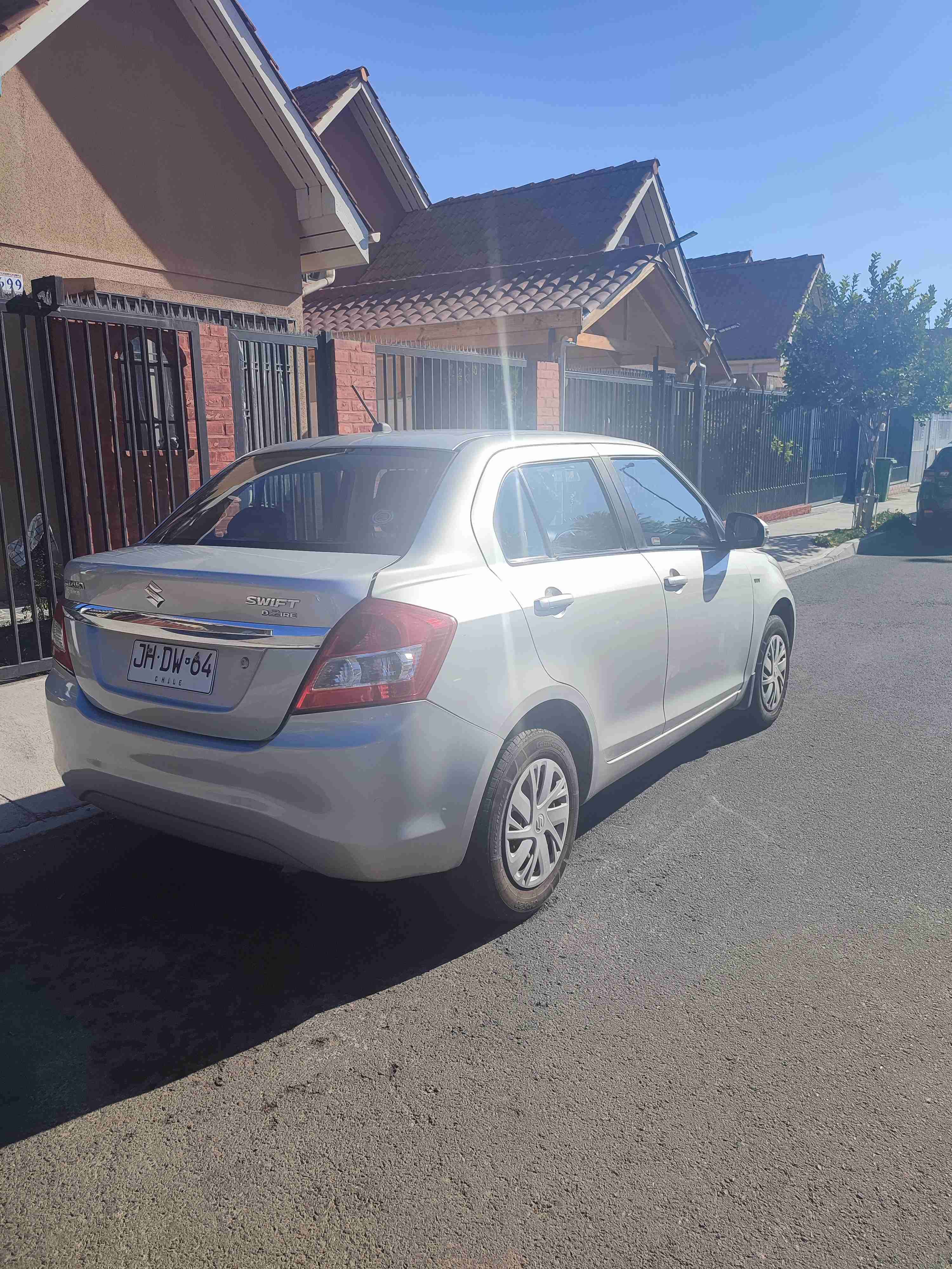 Suzuki Swift dzire 2017 - miniatura 3