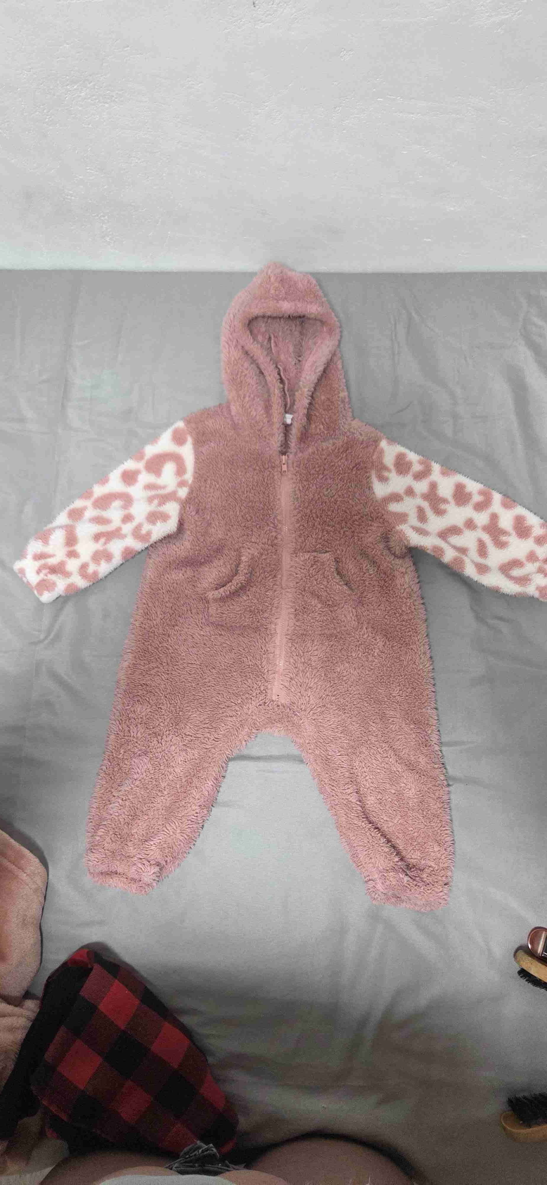 Enterito rosado con capucha - miniatura 2