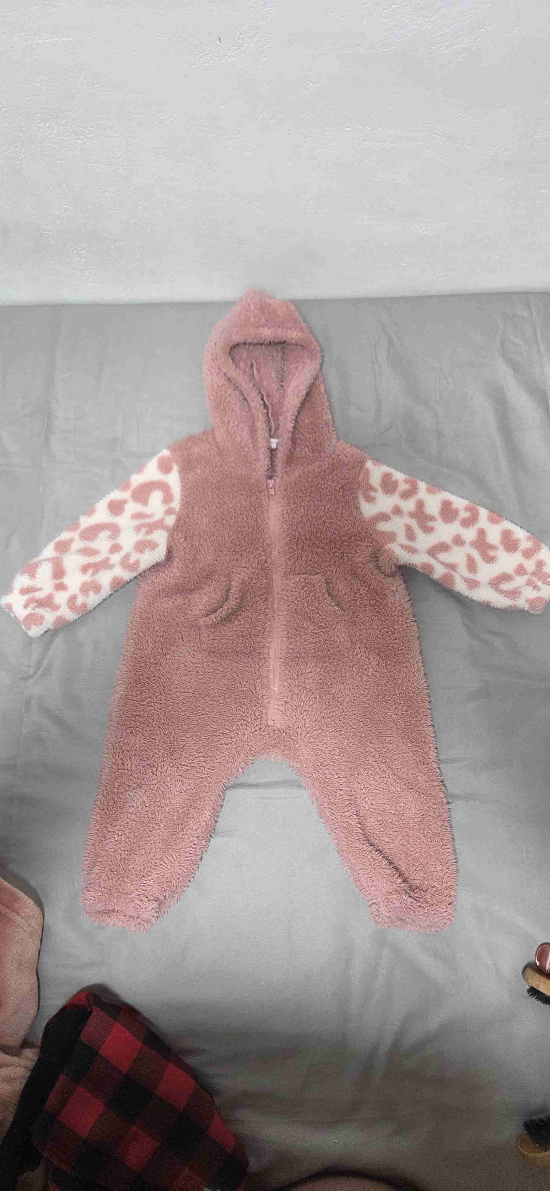 Enterito rosado con capucha - miniatura 3