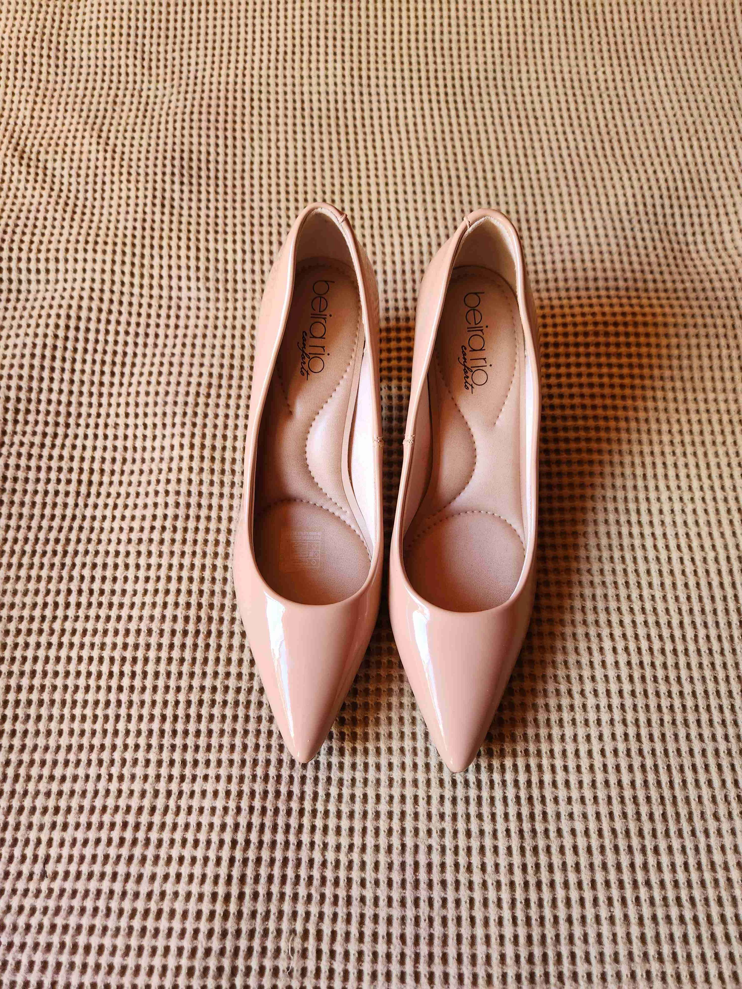 Zapatos de tacón beige