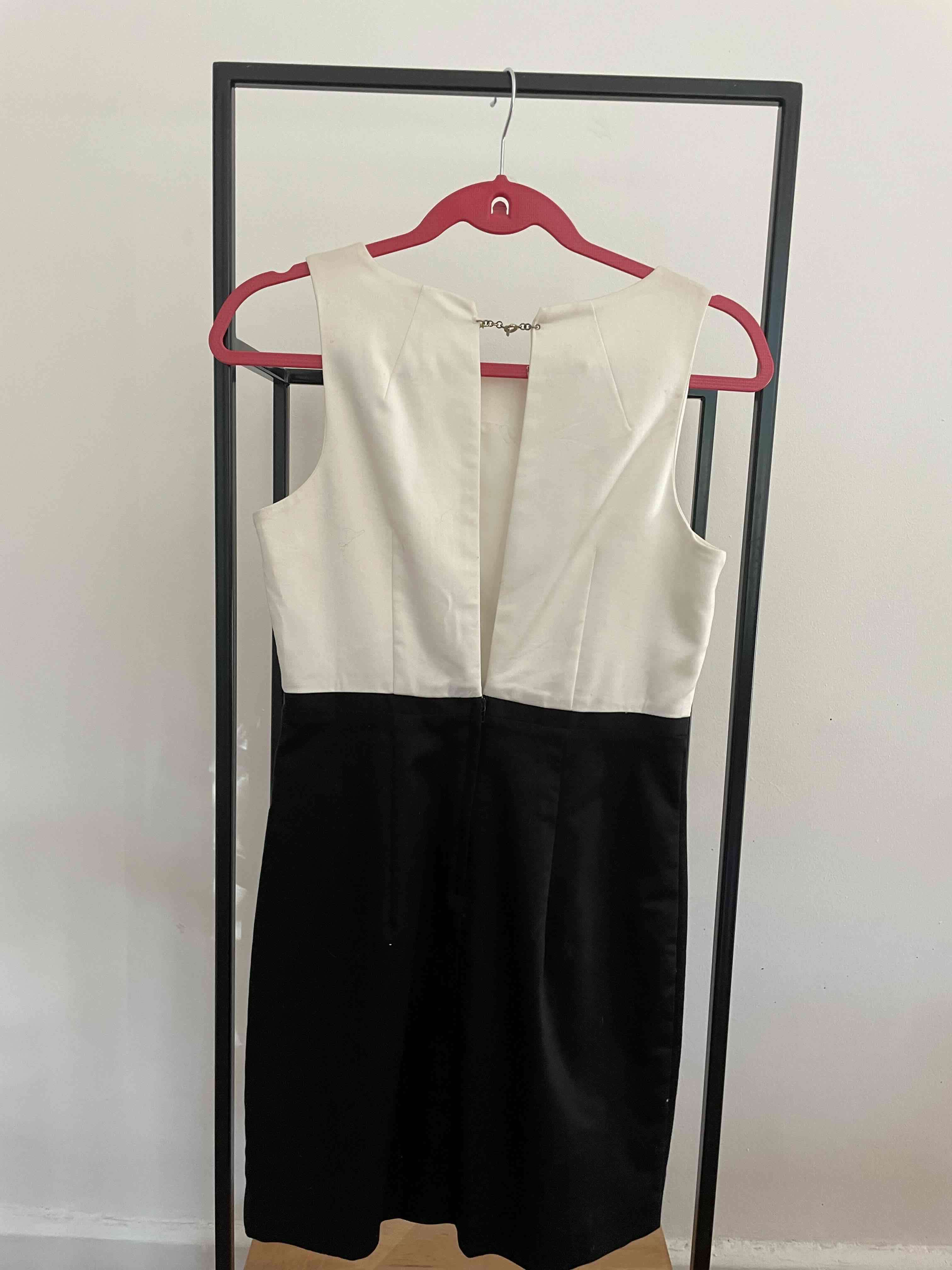 Vestido blanco y negro elegante Forever 21 - miniatura 2