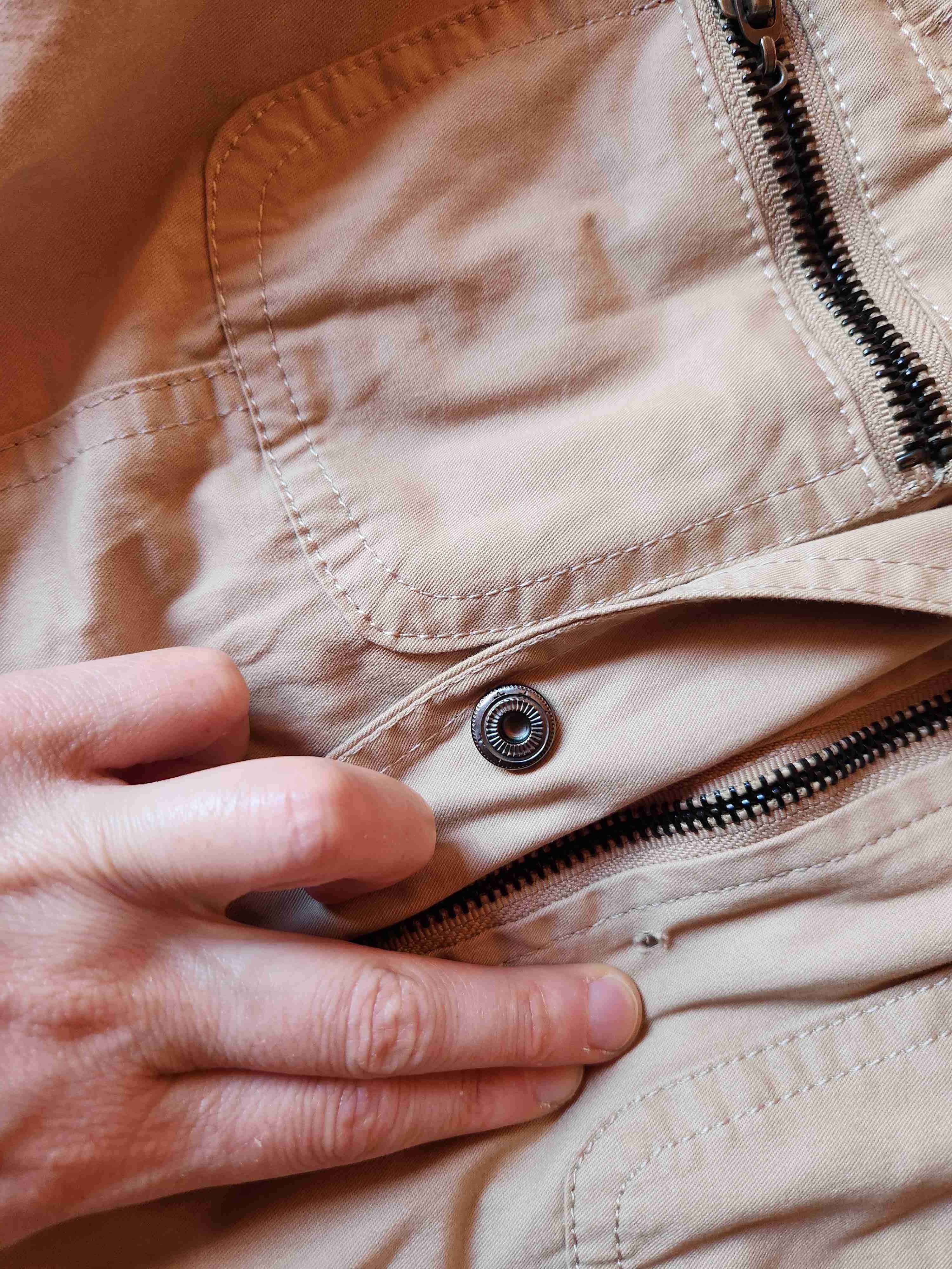 Chaqueta beige con capucha - miniatura 4