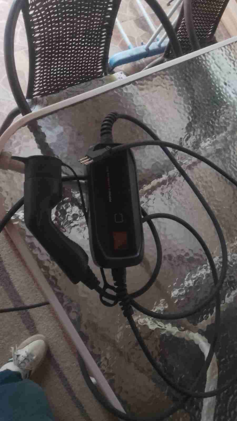 Cargador de auto eléctrico portátil