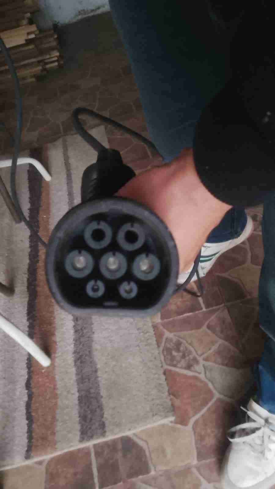 Cargador de auto eléctrico portátil - miniatura 3