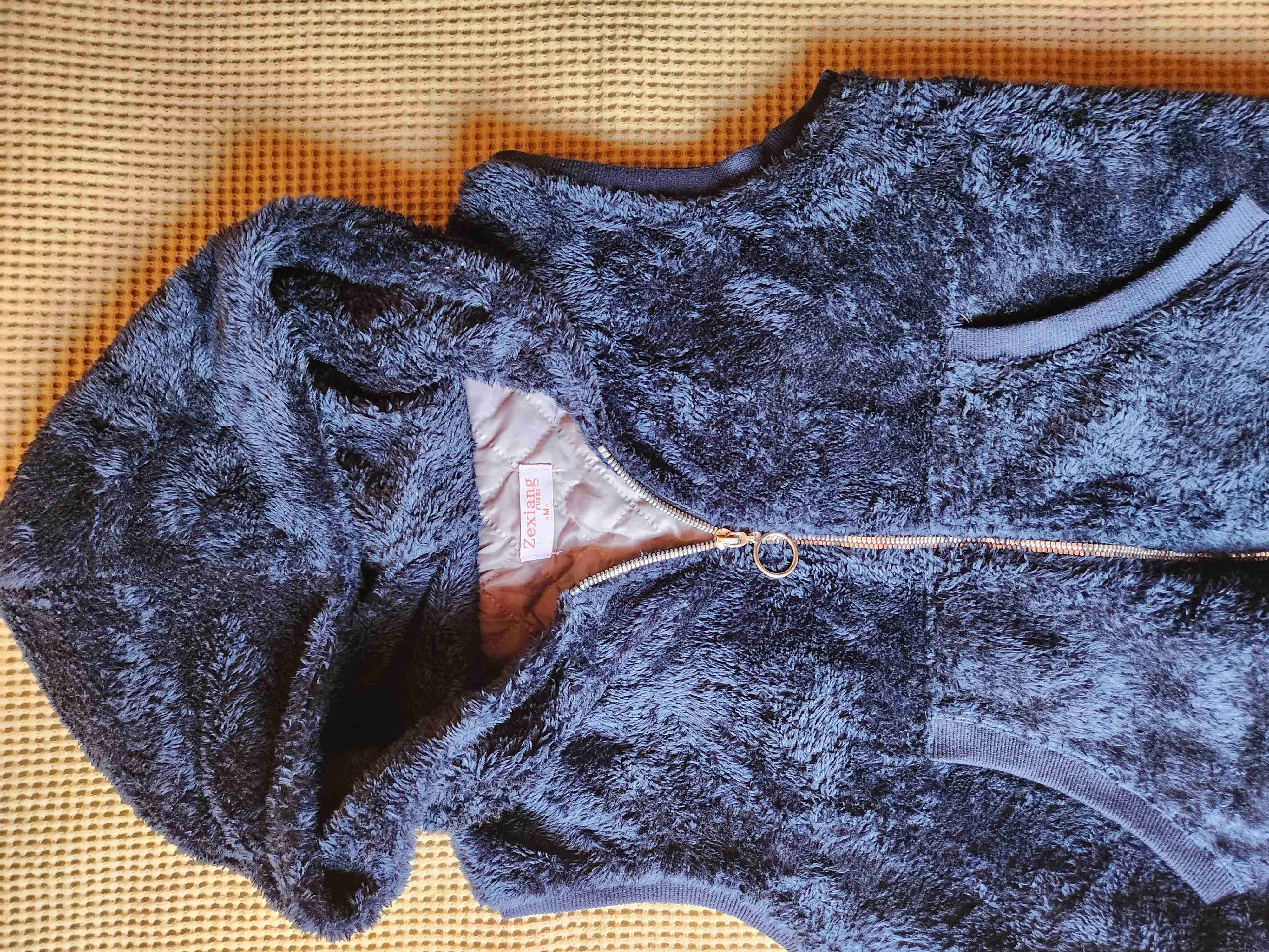 Chaleco sin mangas azul peludo - miniatura 2