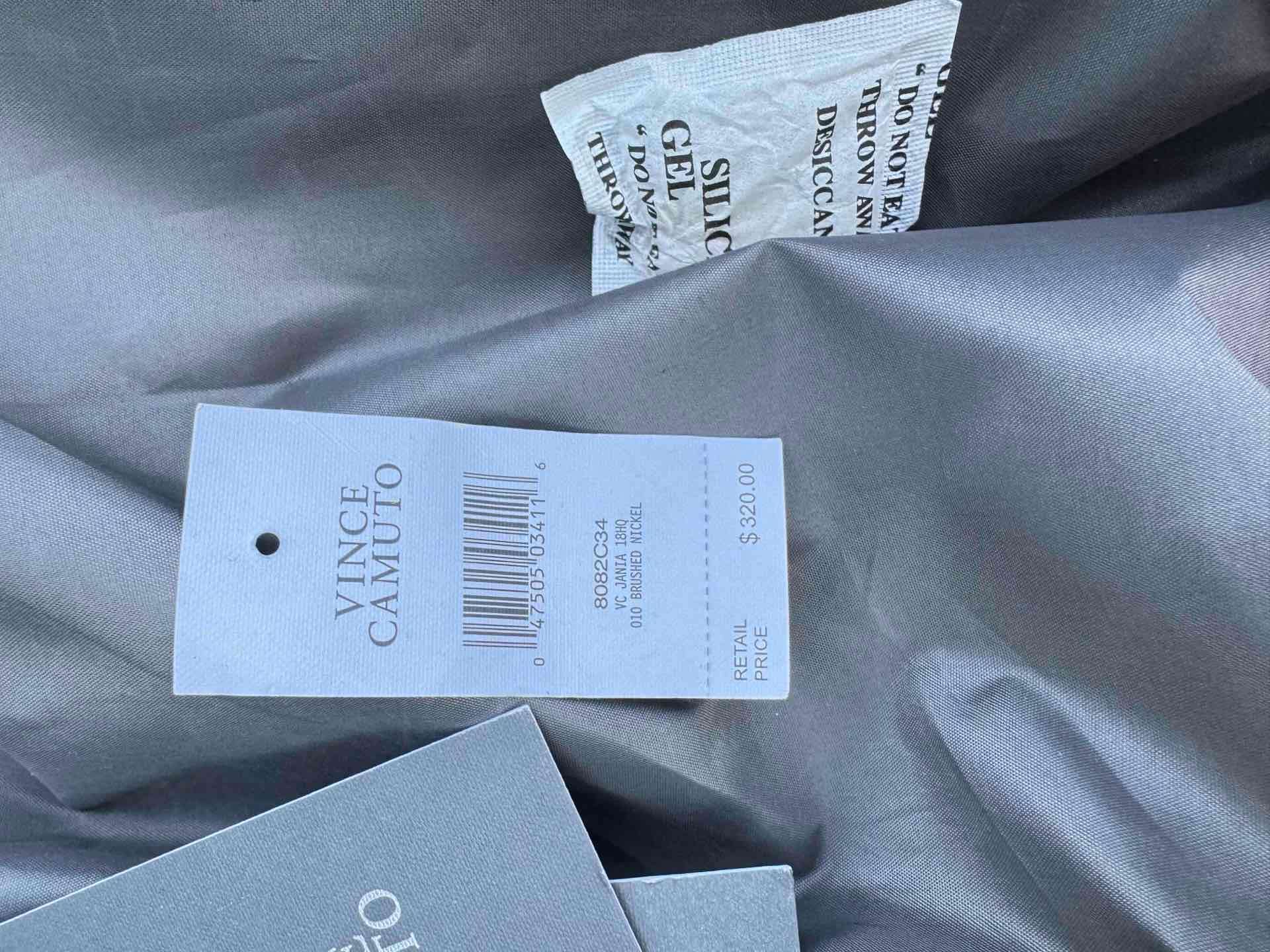 Maleta Vince Camuto nueva !!!con etiqueta!! De dis - miniatura 3