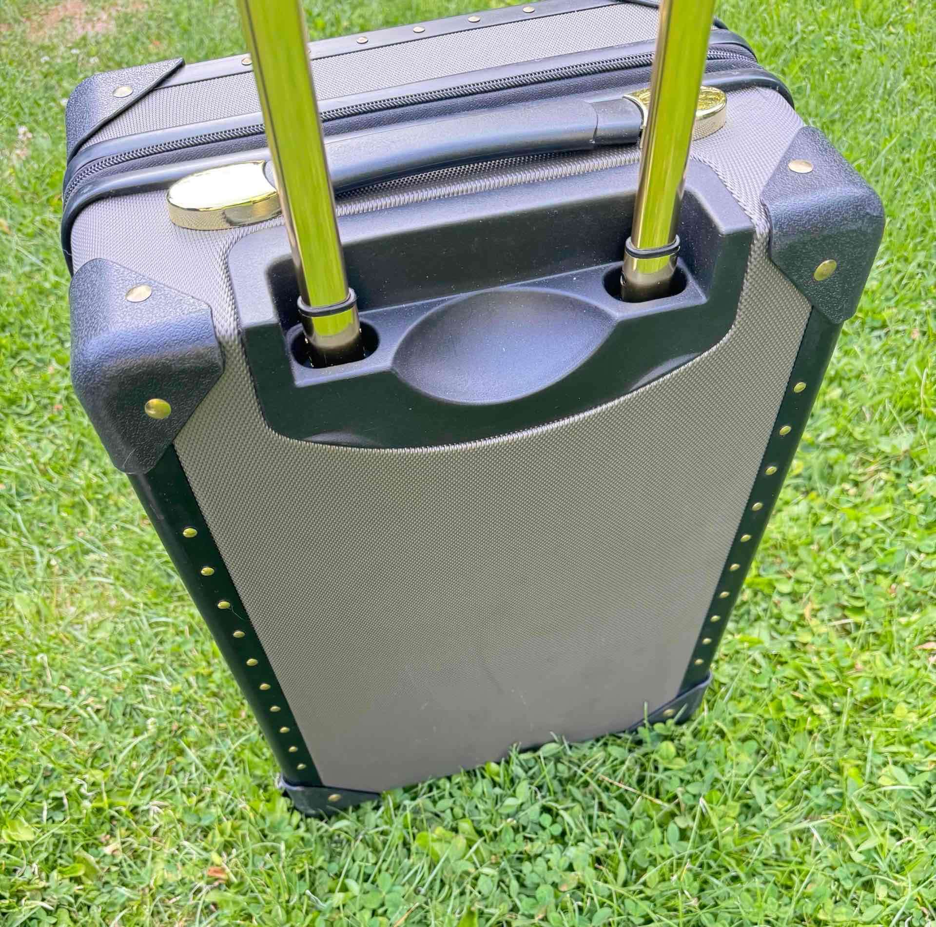 Maleta Vince Camuto nueva !!!con etiqueta!! De dis - miniatura 4