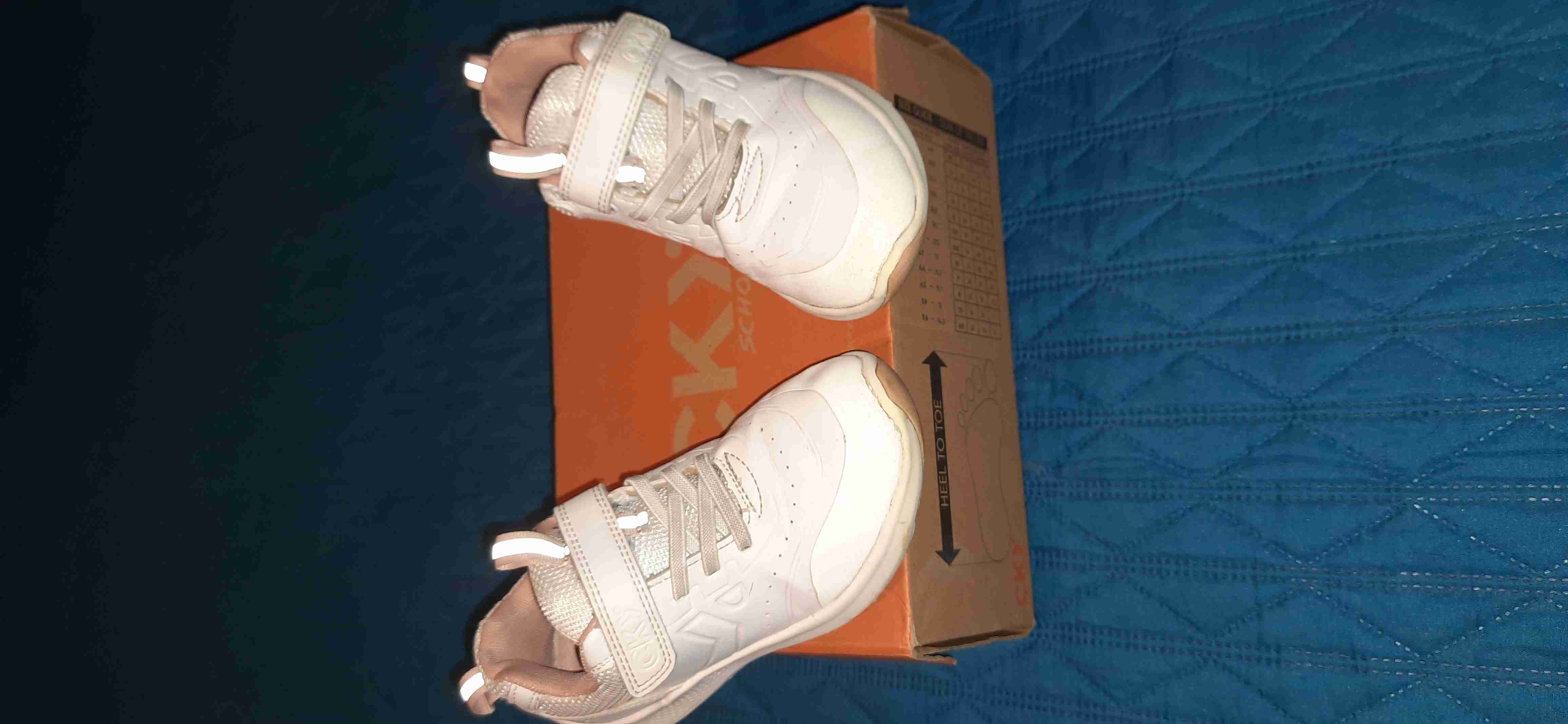 Zapatillas blancas con velcro n°31