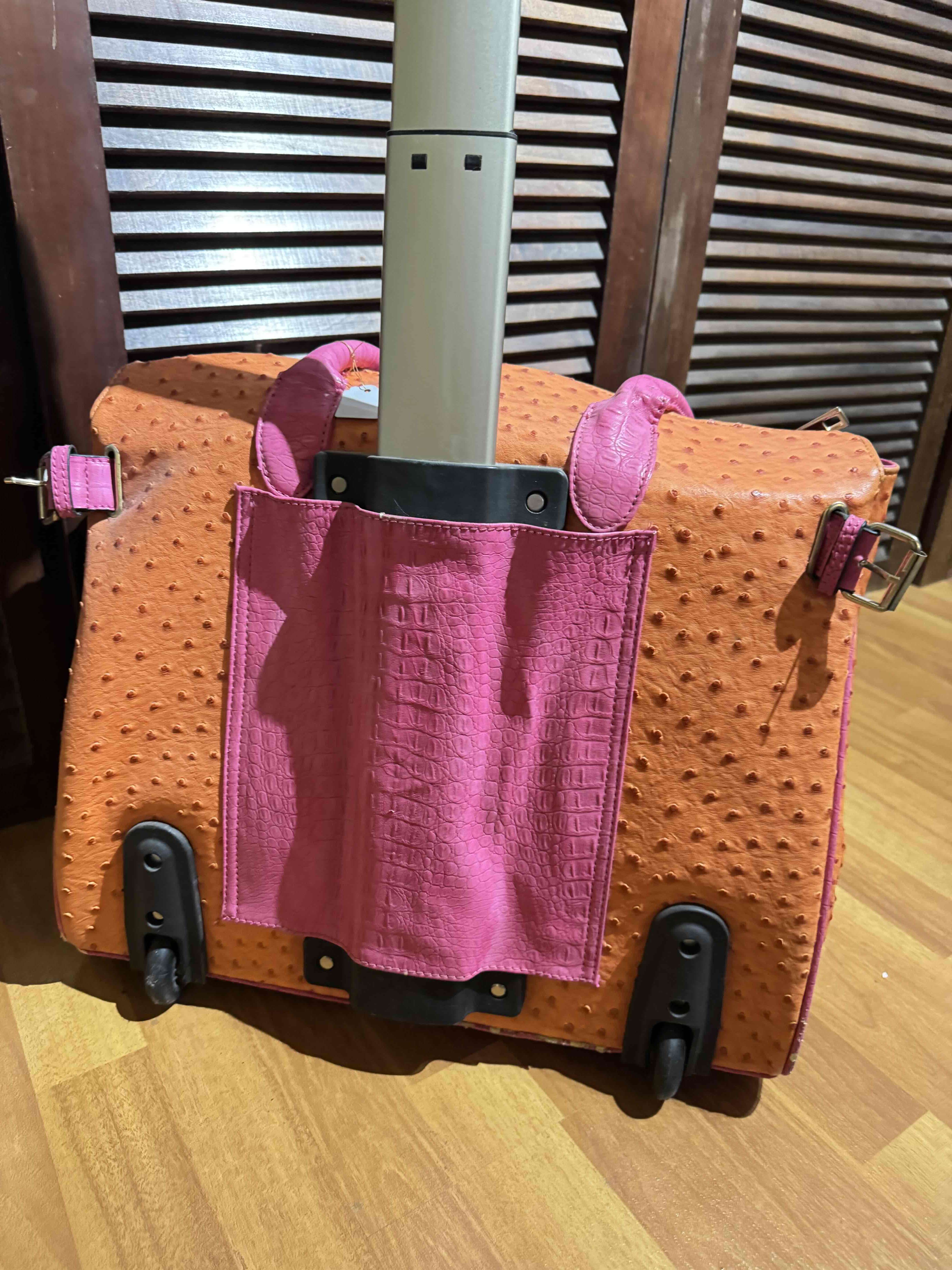 Bolso de mano color rosa y naranja con carro - miniatura 3