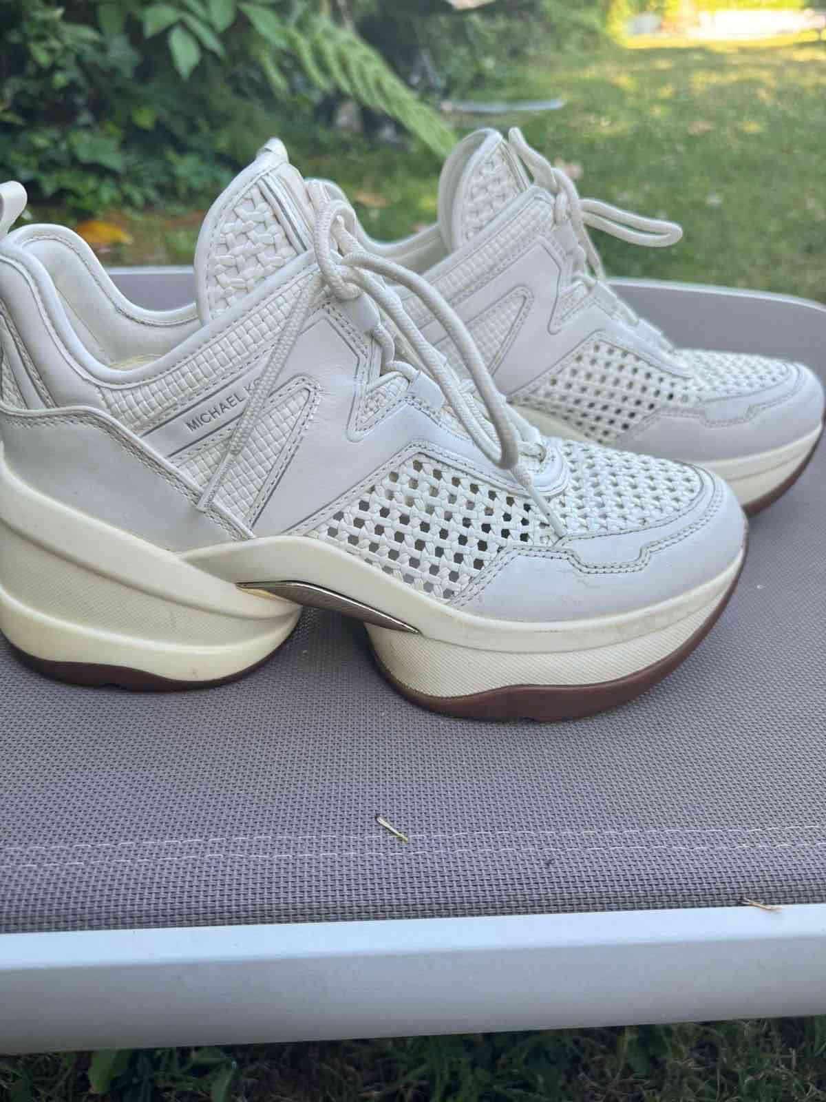 Zapatillas deportivas blancas nuevas originales MK - 3