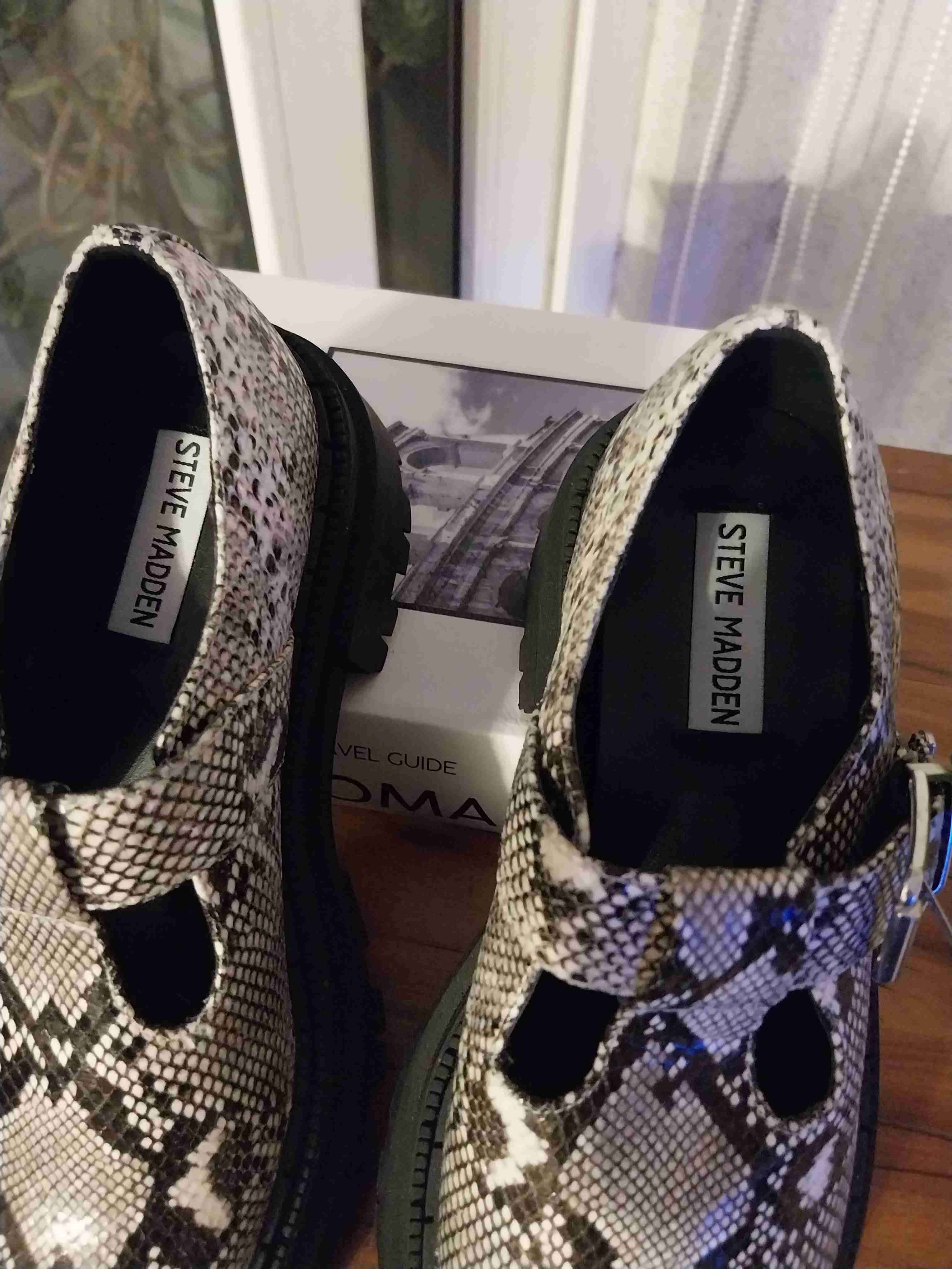 Zapatos con diseño de serpiente - miniatura 2