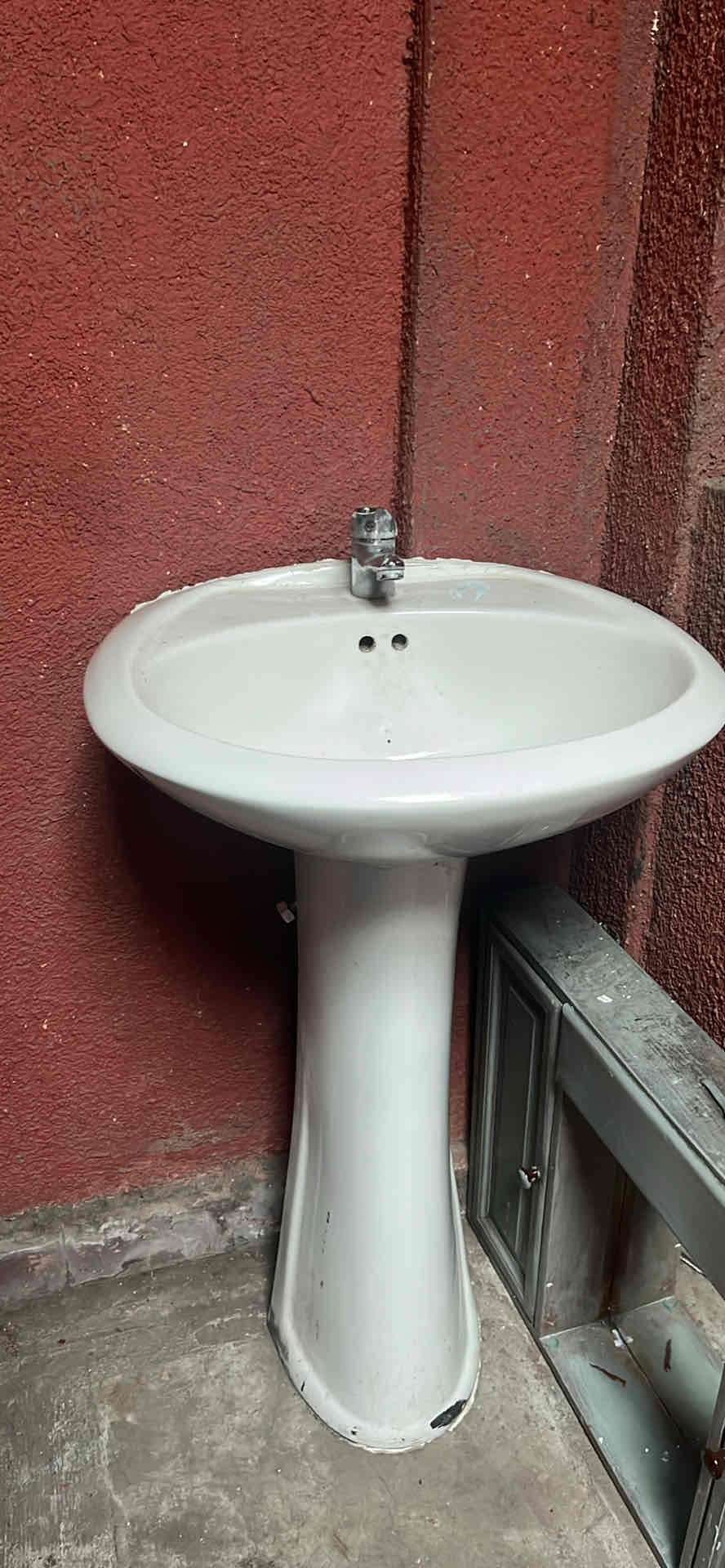 Lavamanos pedestal blanco - 1