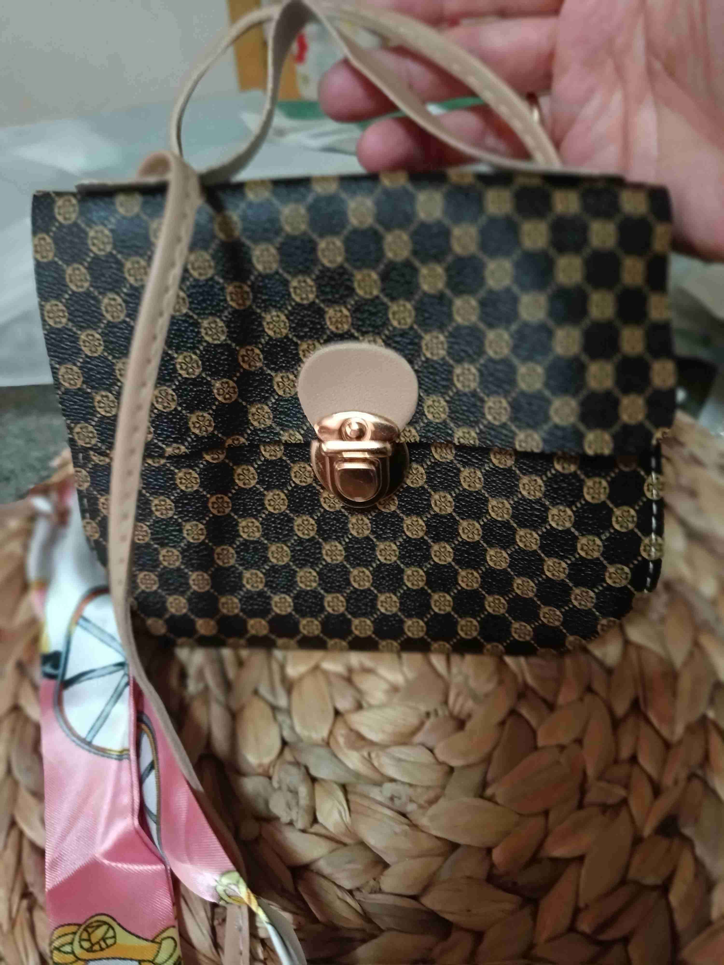 Bolso pequeño estampado dorado
