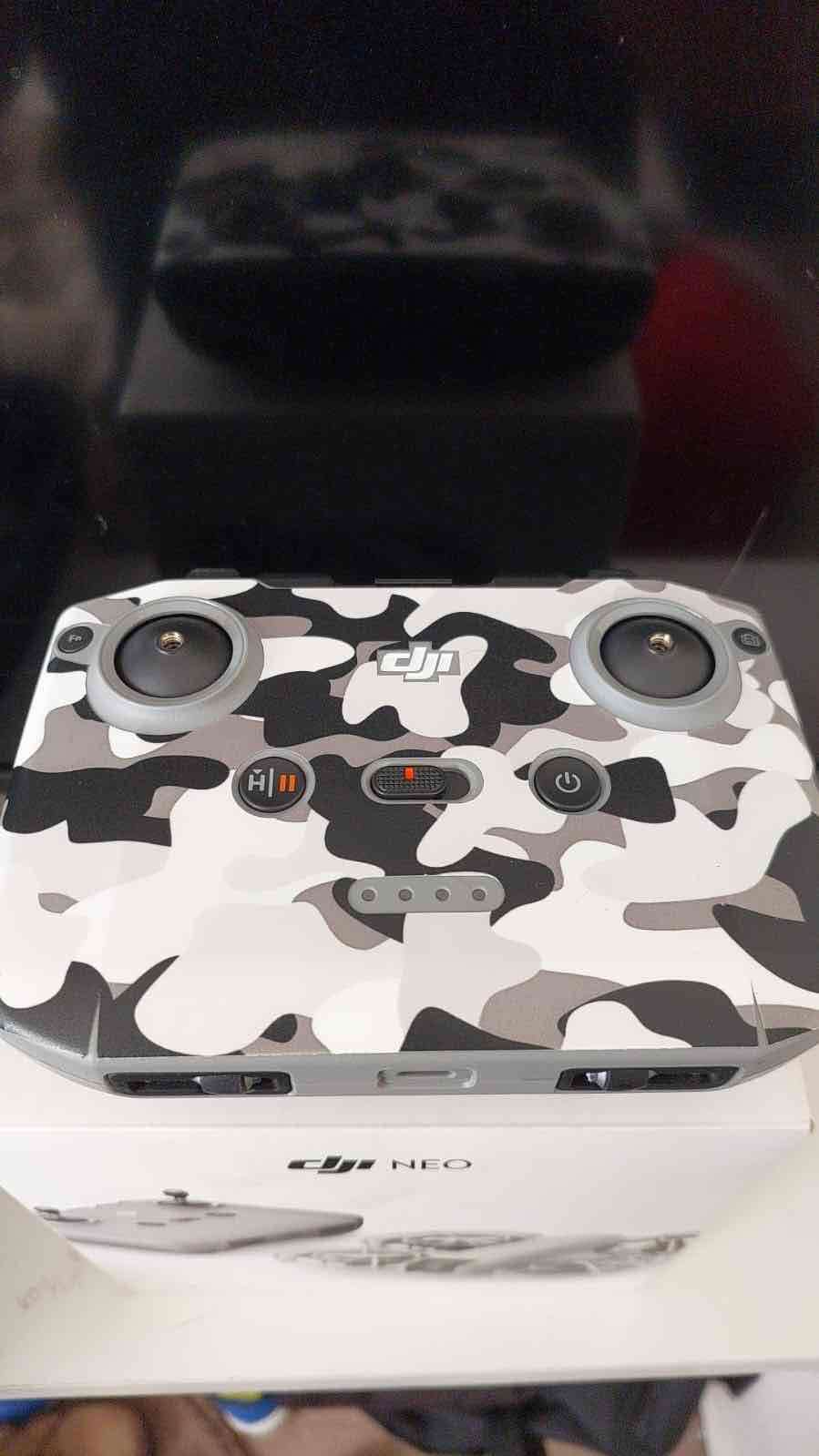 Dron DJI Neo Fly More Combo - miniatura 2