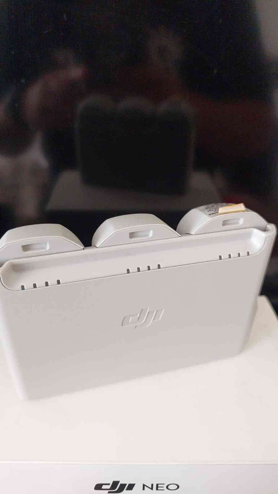 Dron DJI Neo Fly More Combo - miniatura 3