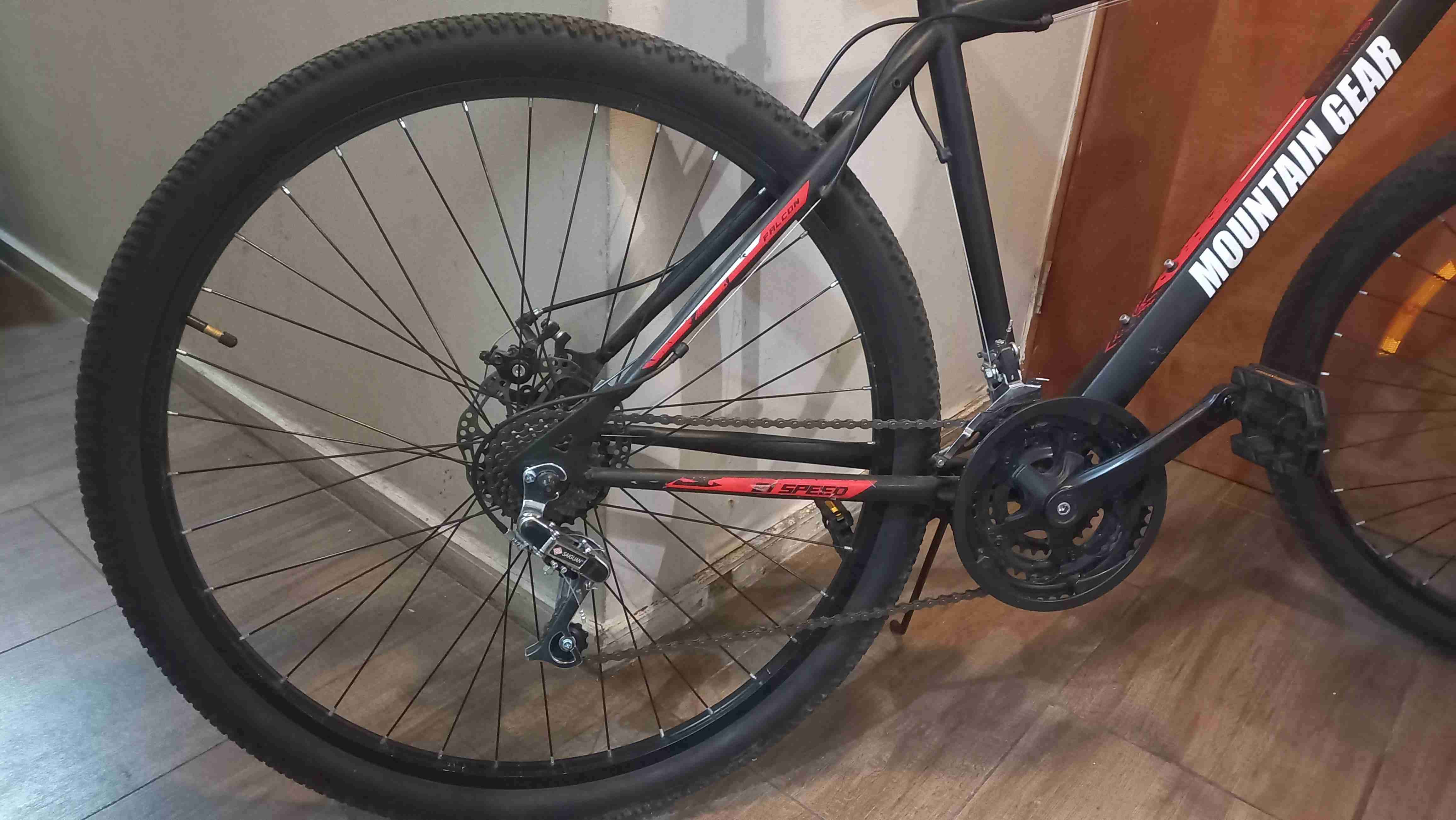 Bicicleta Mountain Gear negra