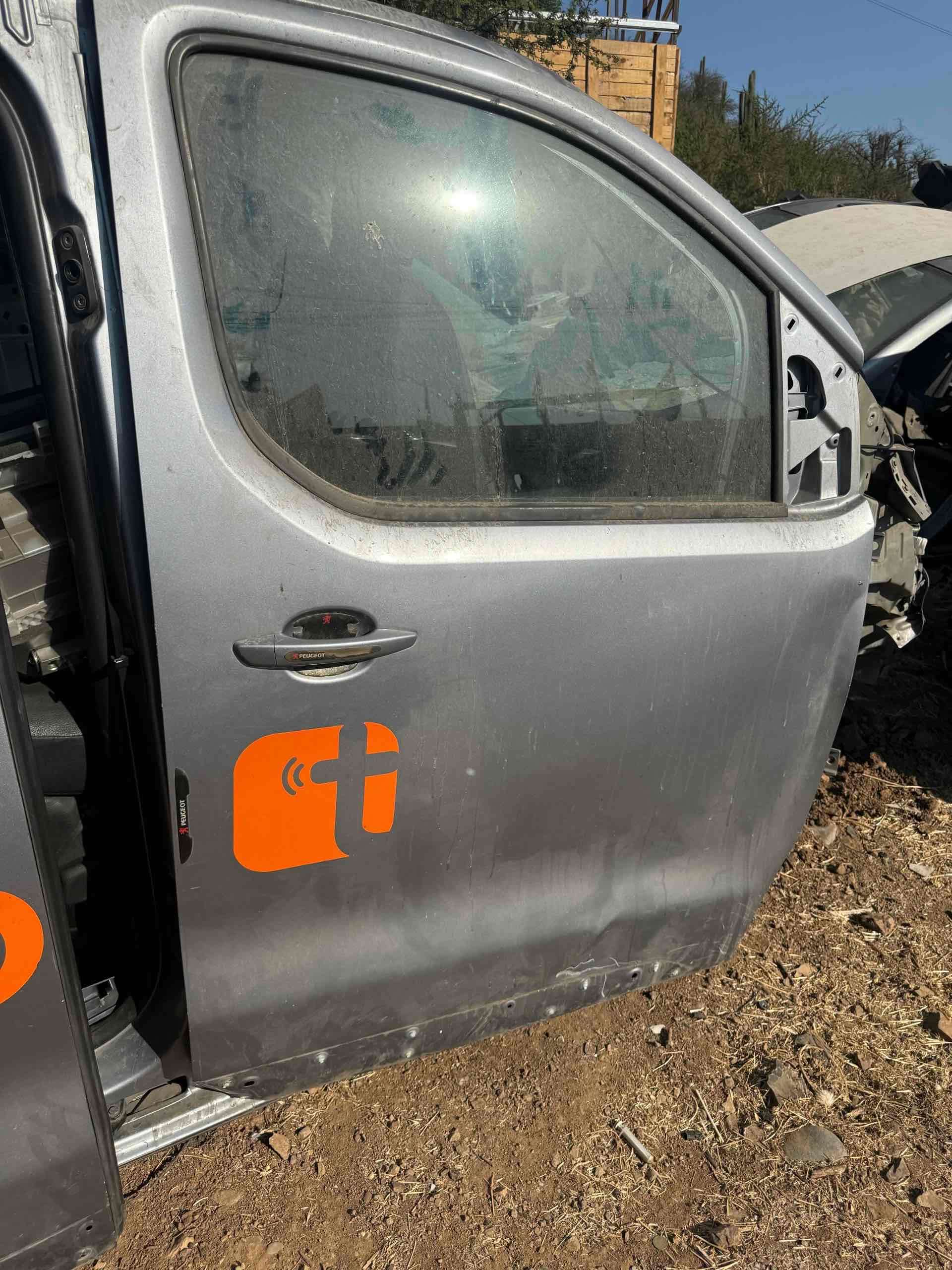 Peugeot traveller 2022 desarme - miniatura 3