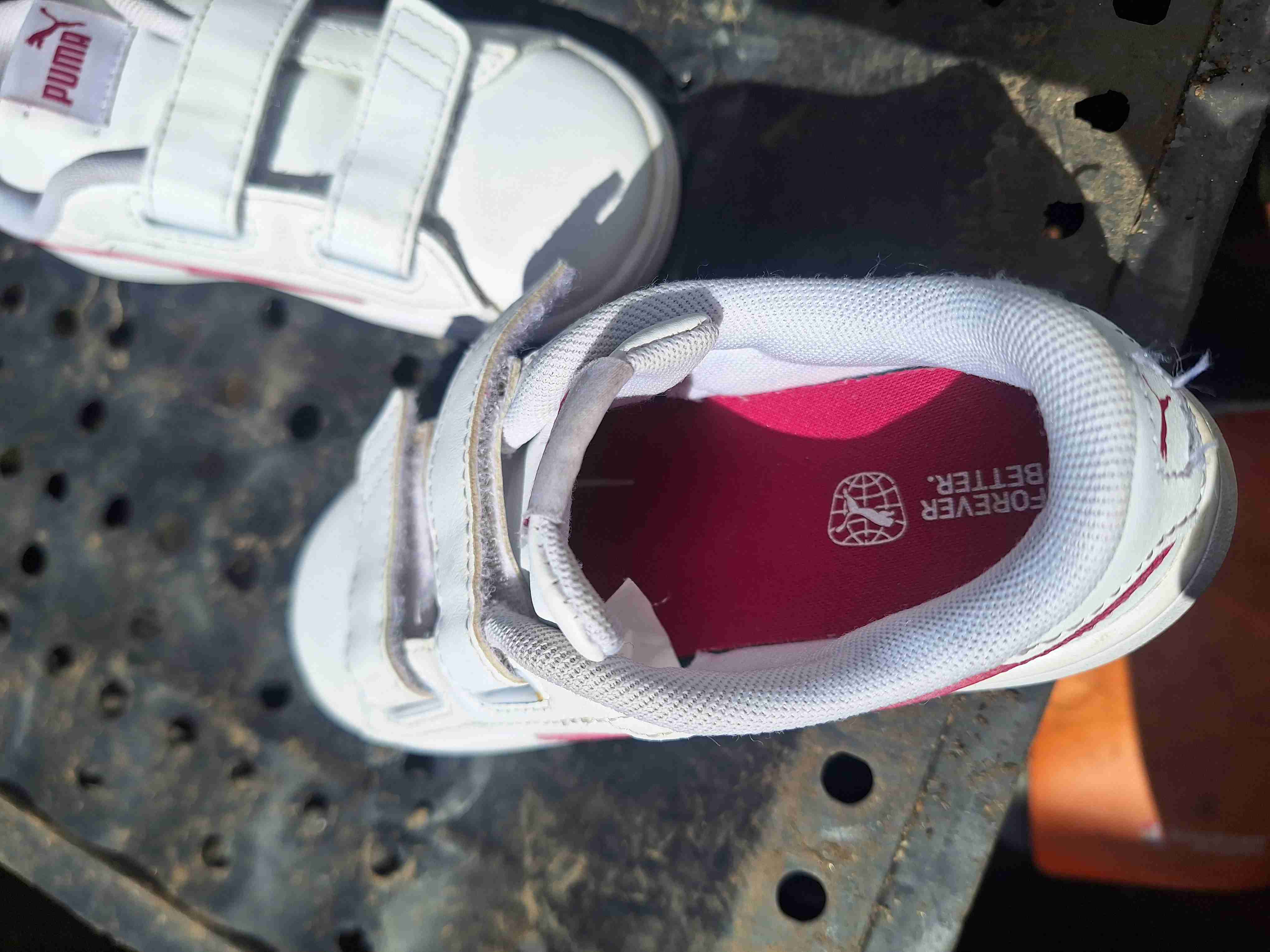 Zapatillas blancas con velcro - miniatura 2