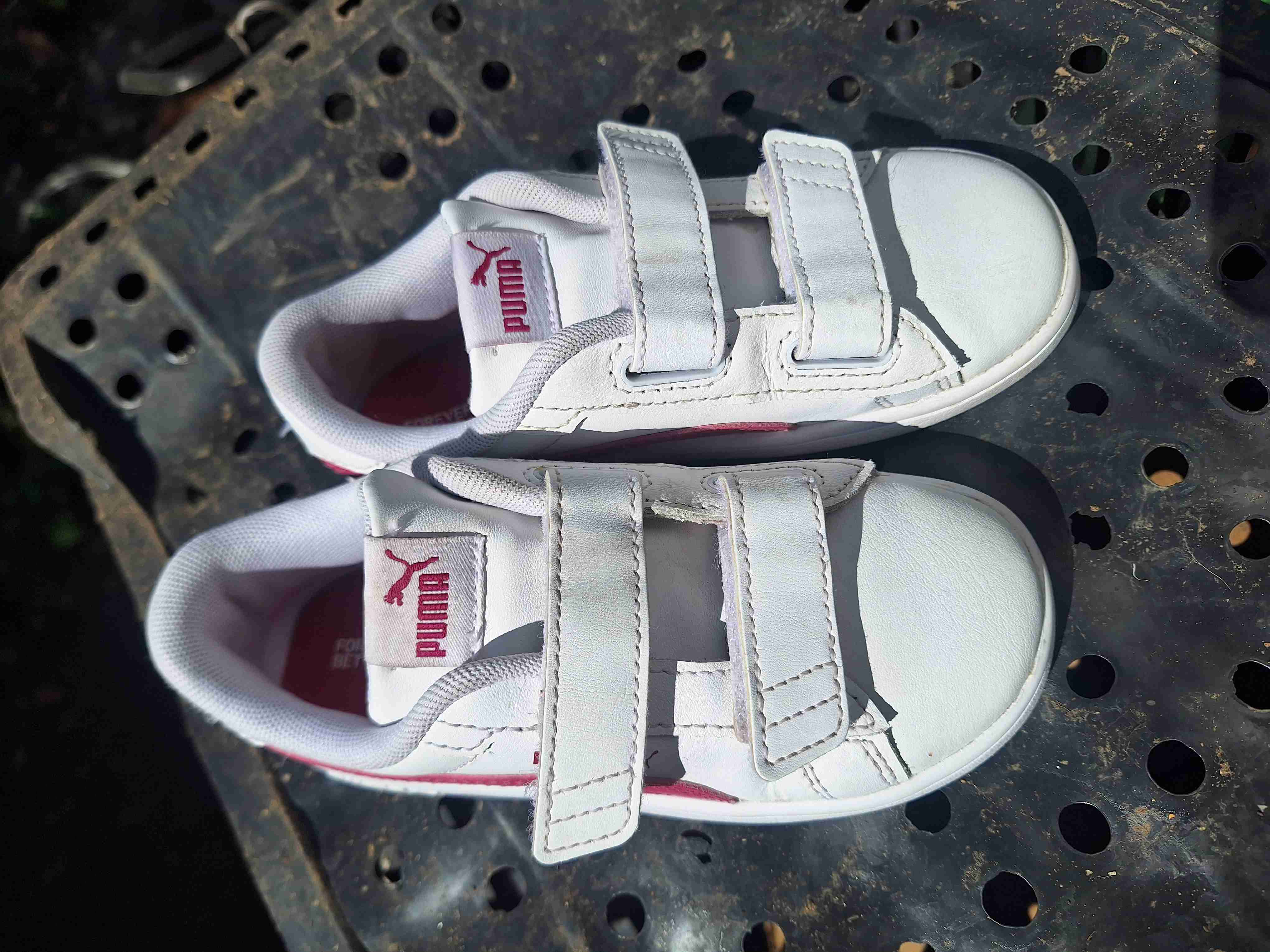 Zapatillas blancas con velcro - miniatura 3