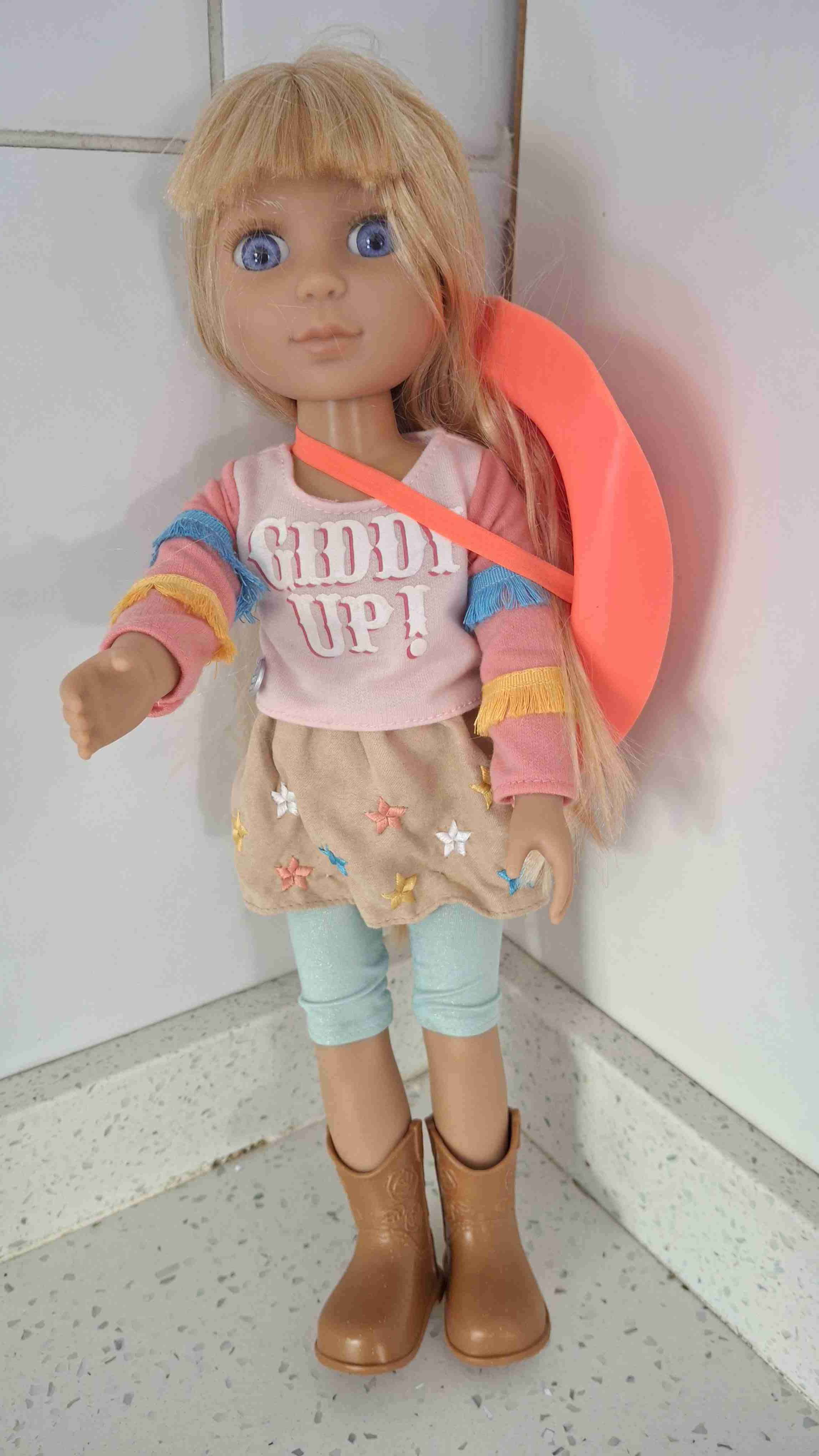 Muñeca rubia con sombrero - miniatura 3